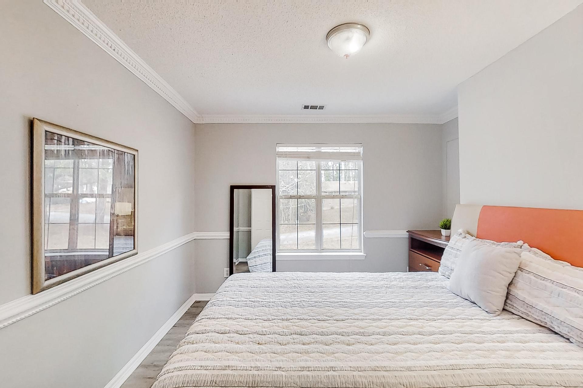 bedroom, detected: bed, window blind