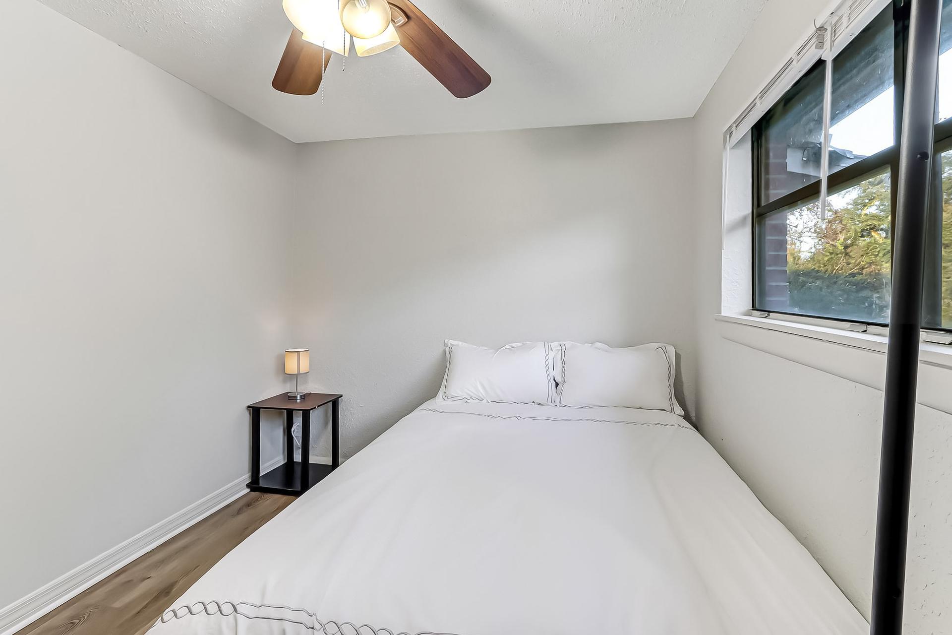 bedroom, detected: ceiling fan, bed