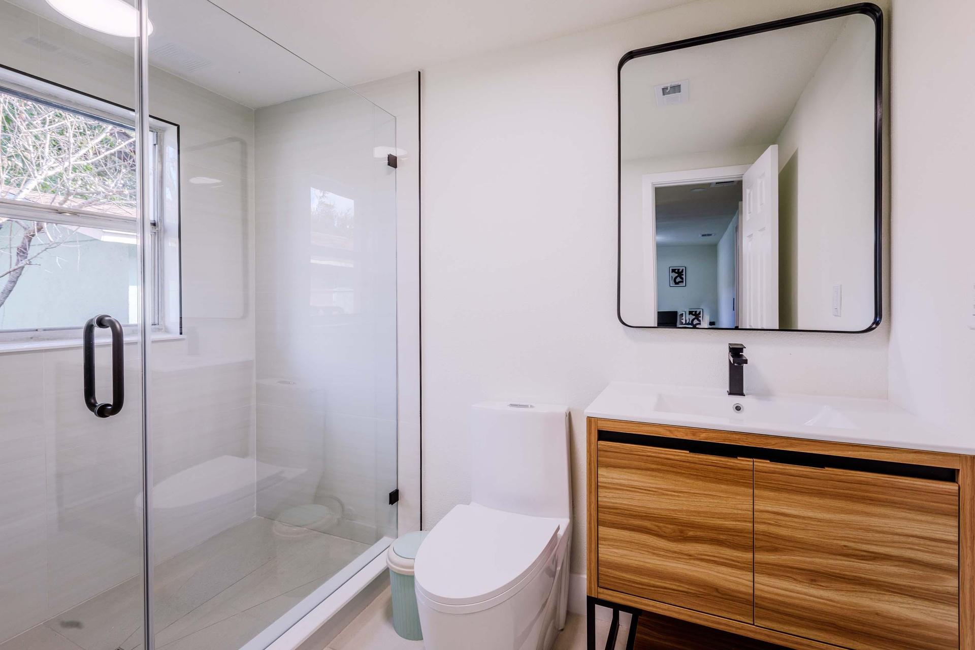 Private Bath for Room 4