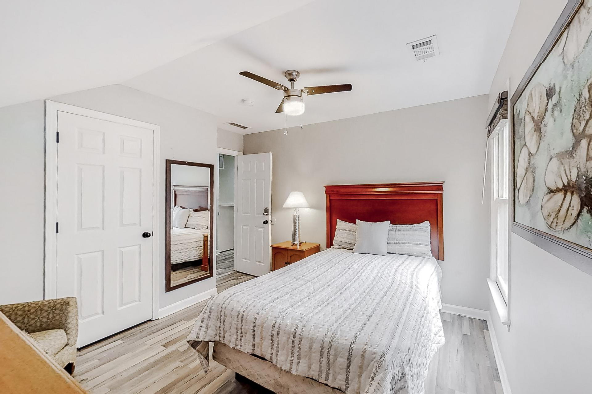 bedroom, detected:bed, ceiling fan