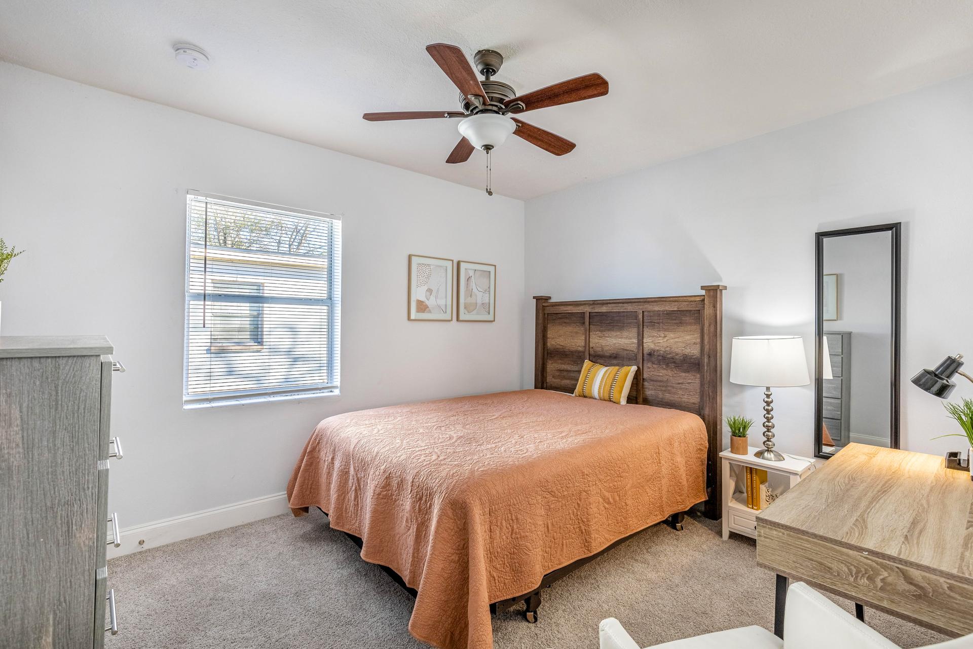 bedroom, detected:ceiling fan, window blind, bed
