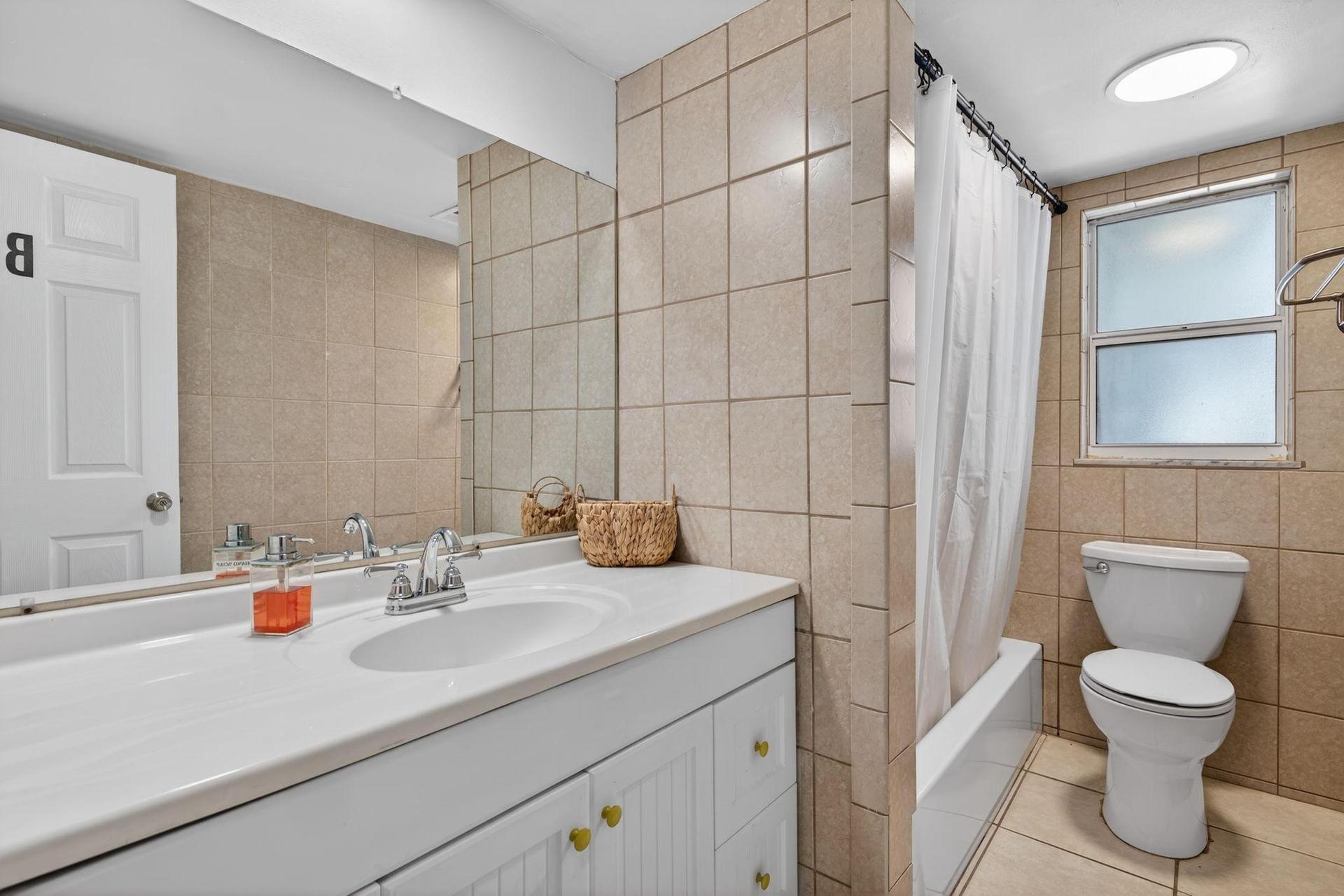 Bathtub / Shower Combo with Double Sink Vanity