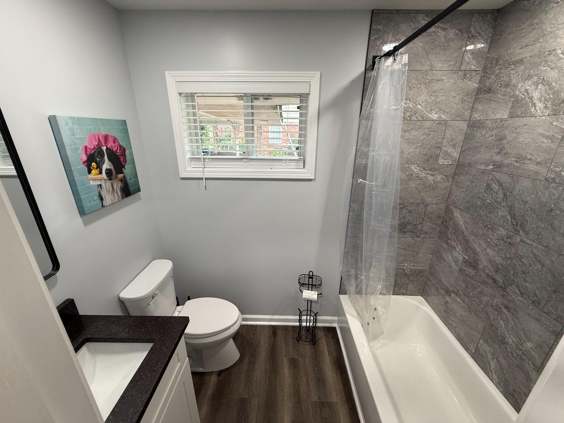 Quartz and Marble tiling with Tub/Shower