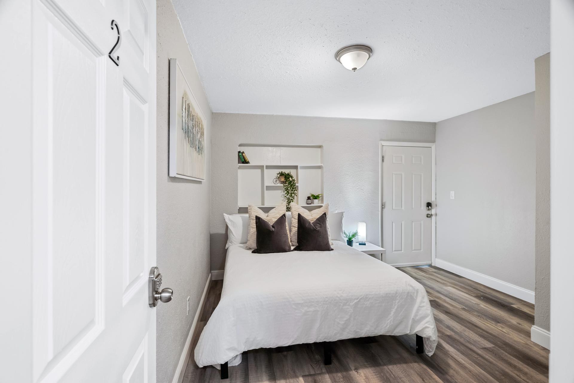 bedroom, detected:bed