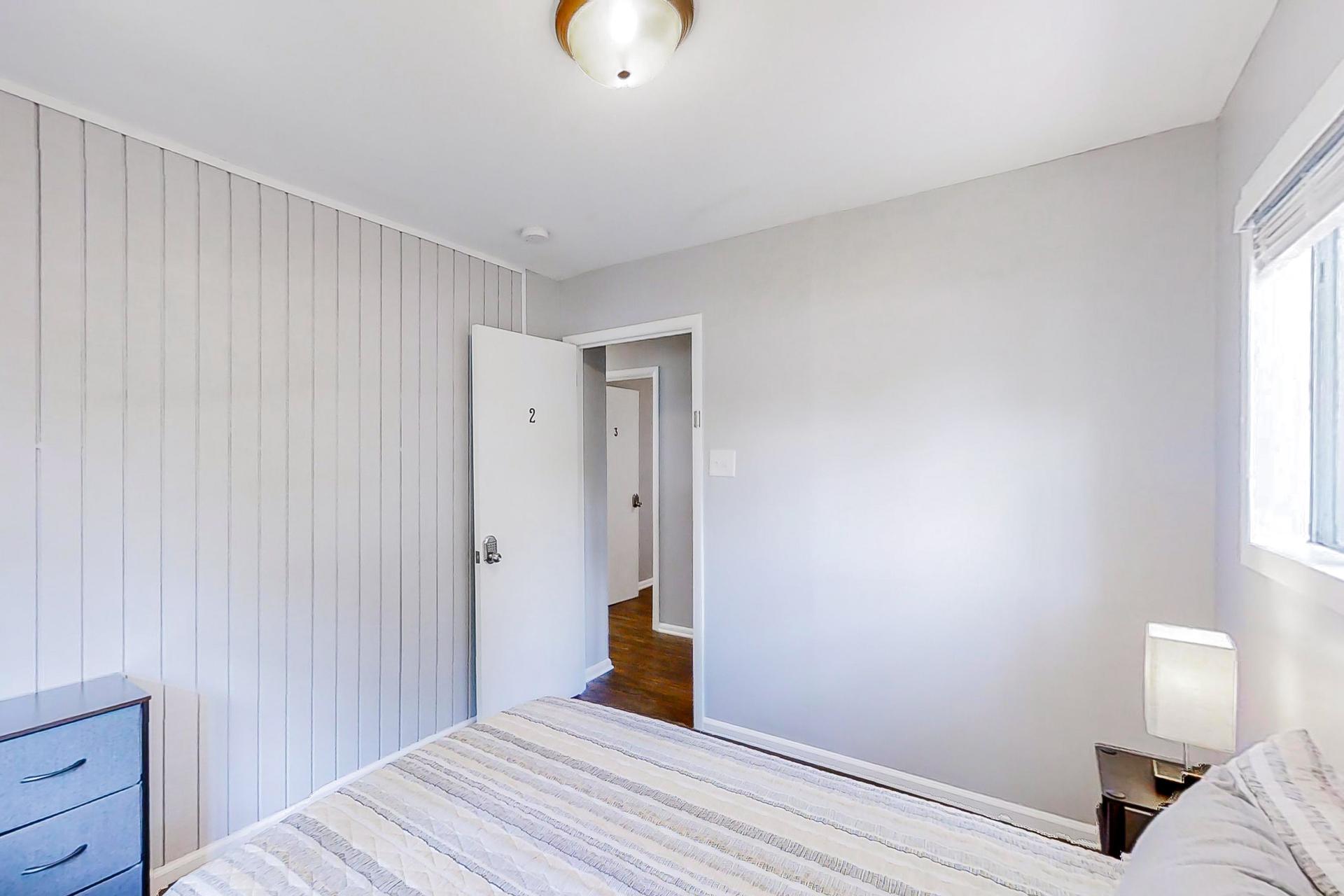 bedroom, detected:bed, window blind