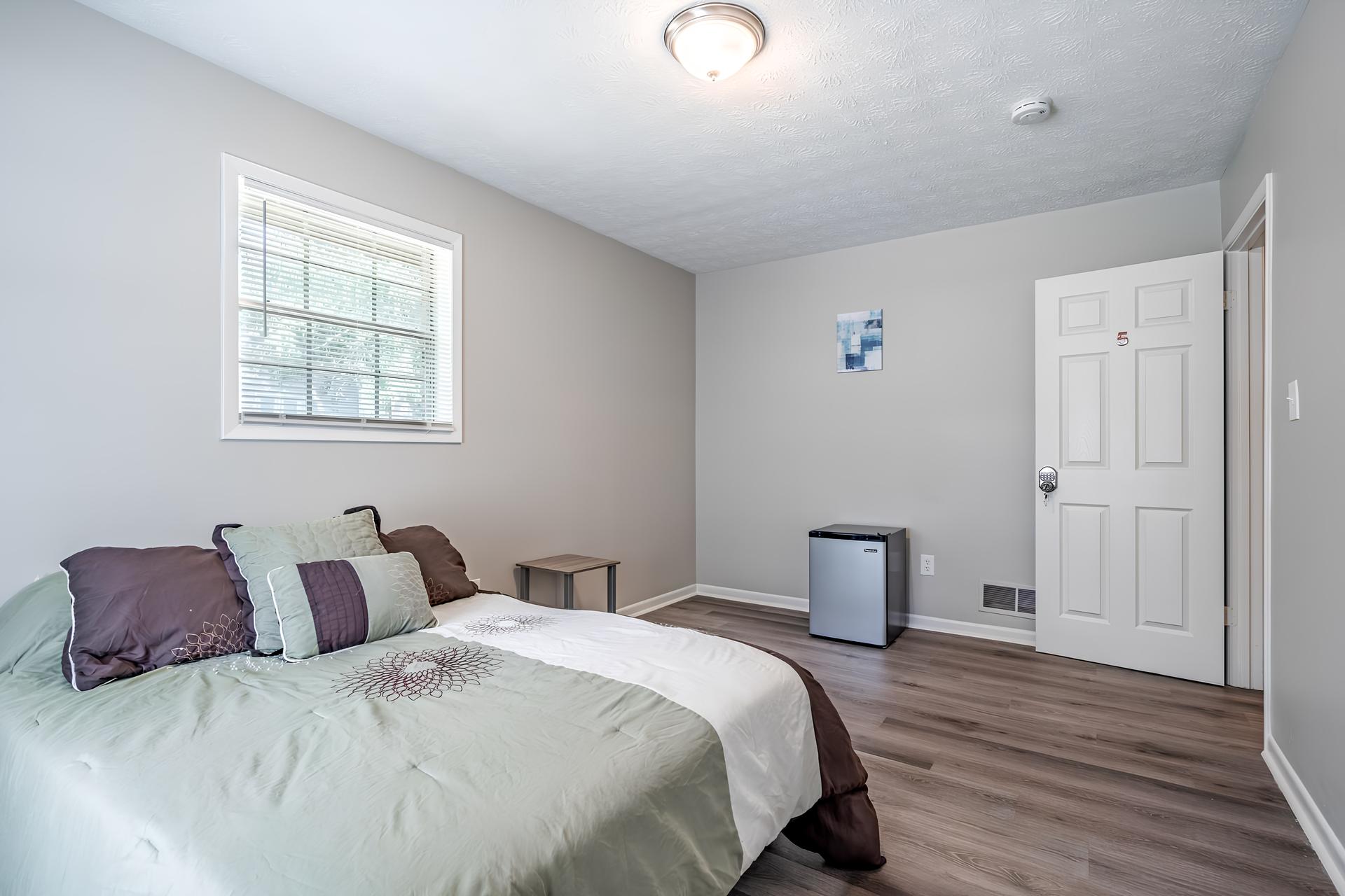 bedroom, detected:bed, window blind