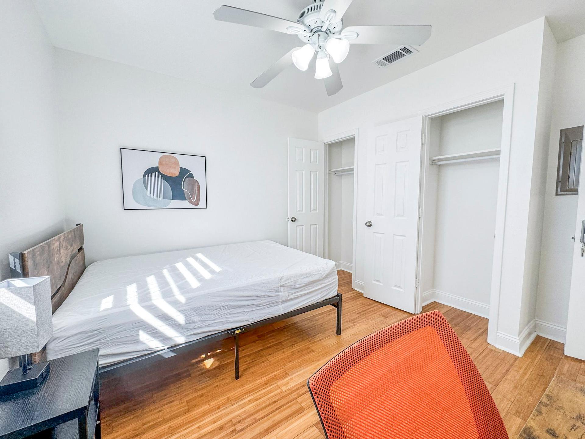 bedroom, detected:ceiling fan, bed