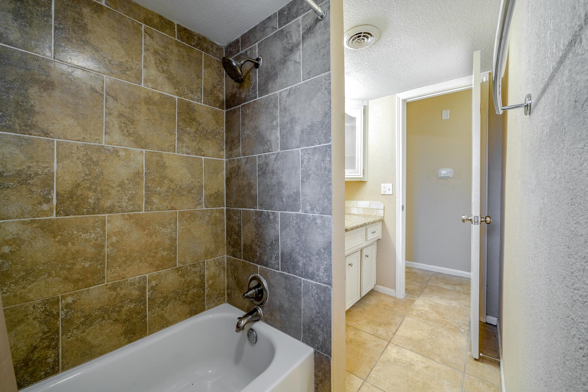 bathroom, detected: hardwood, bathtub