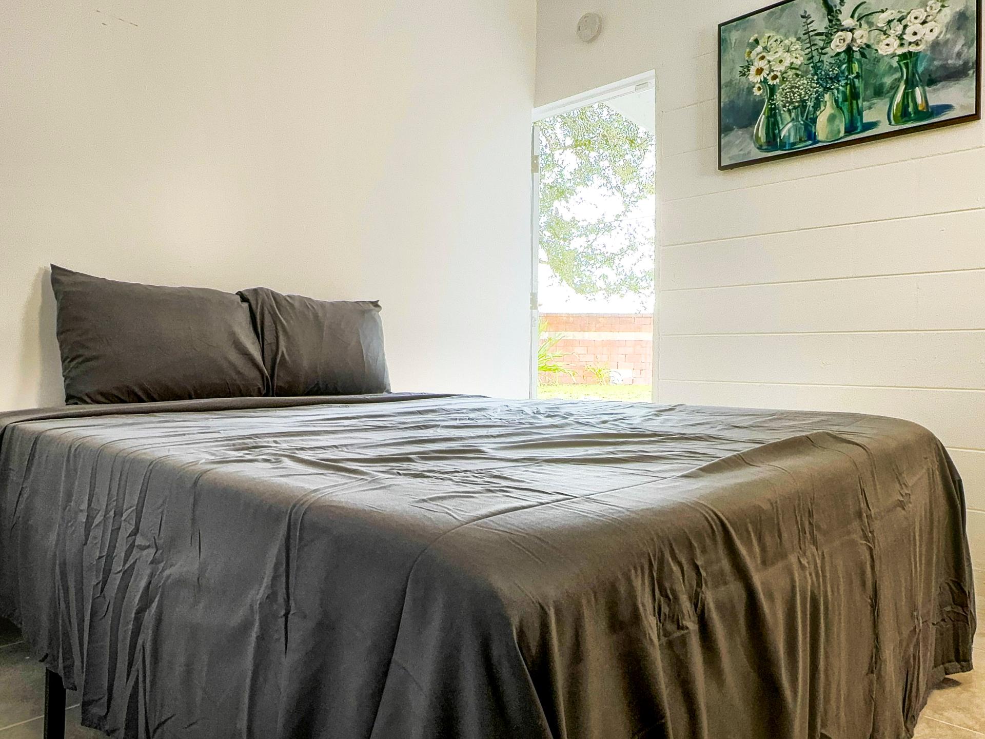 bedroom, detected:bed