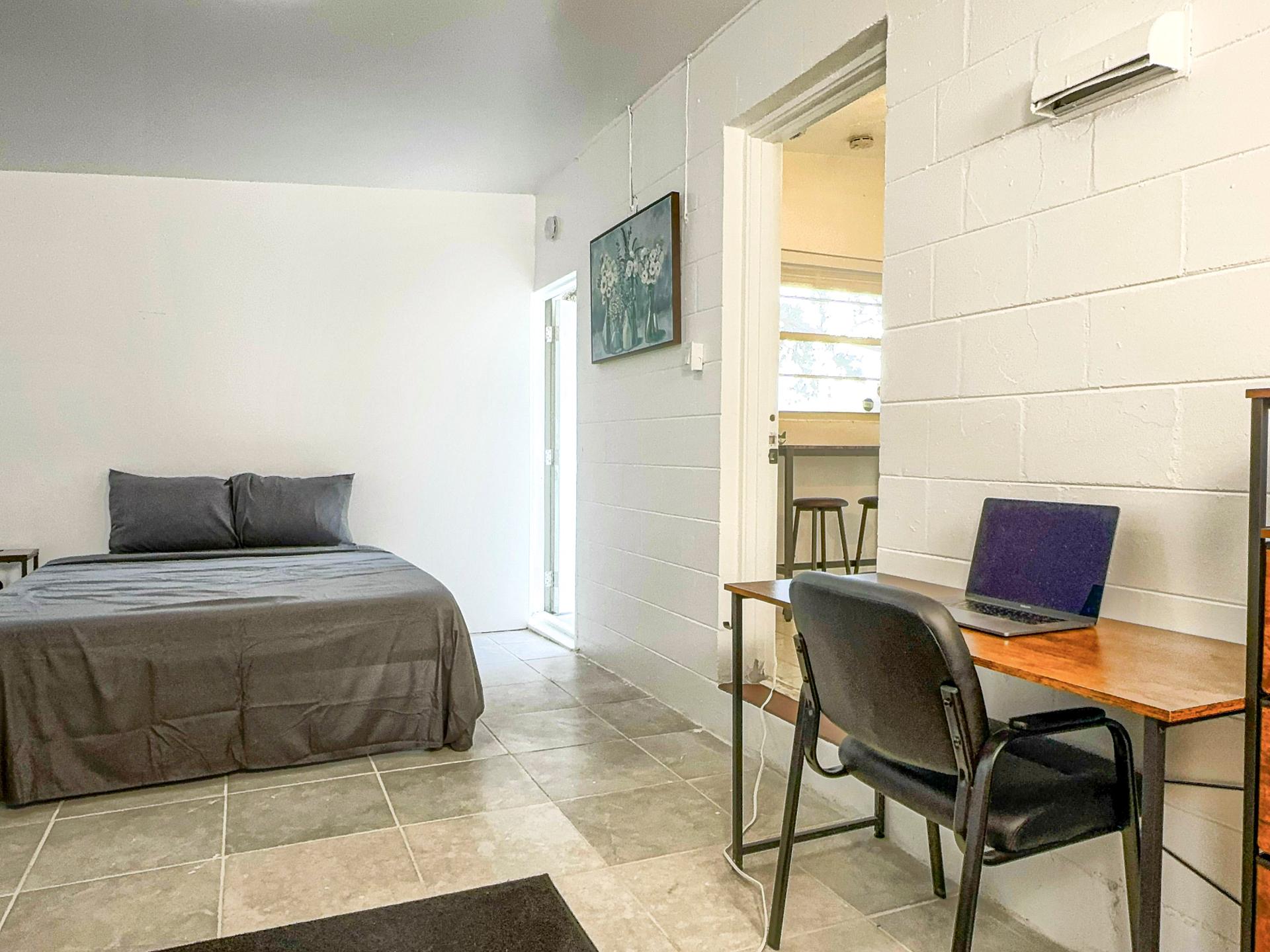 bedroom, detected:bed