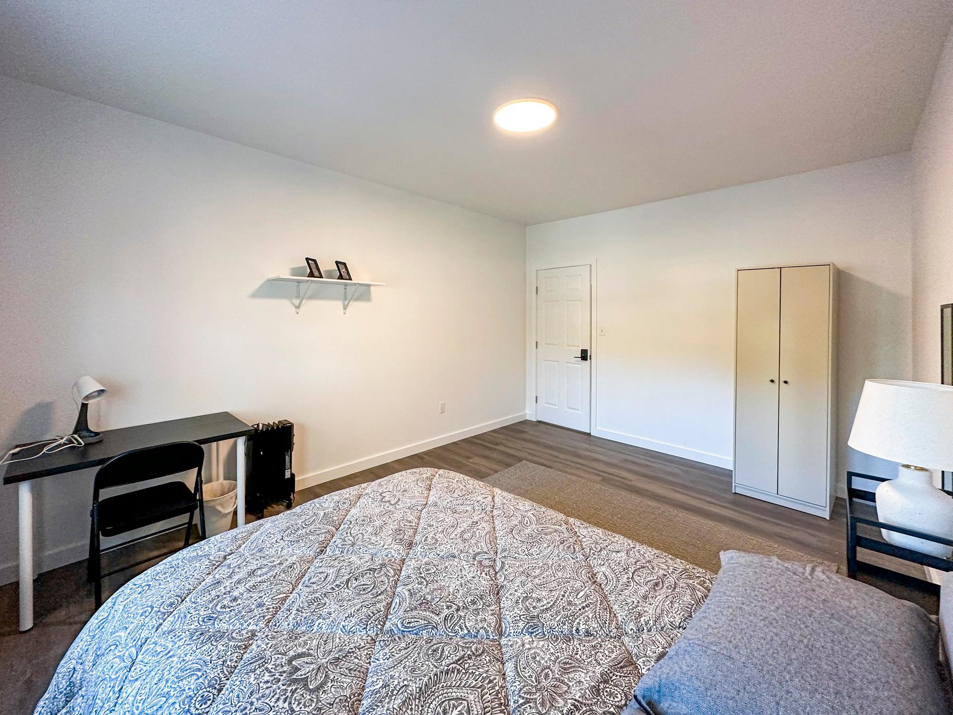 bedroom, detected:bed