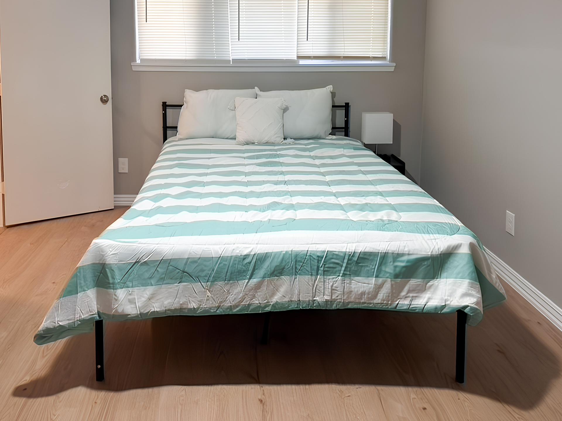 bedroom, detected:bed, window blind