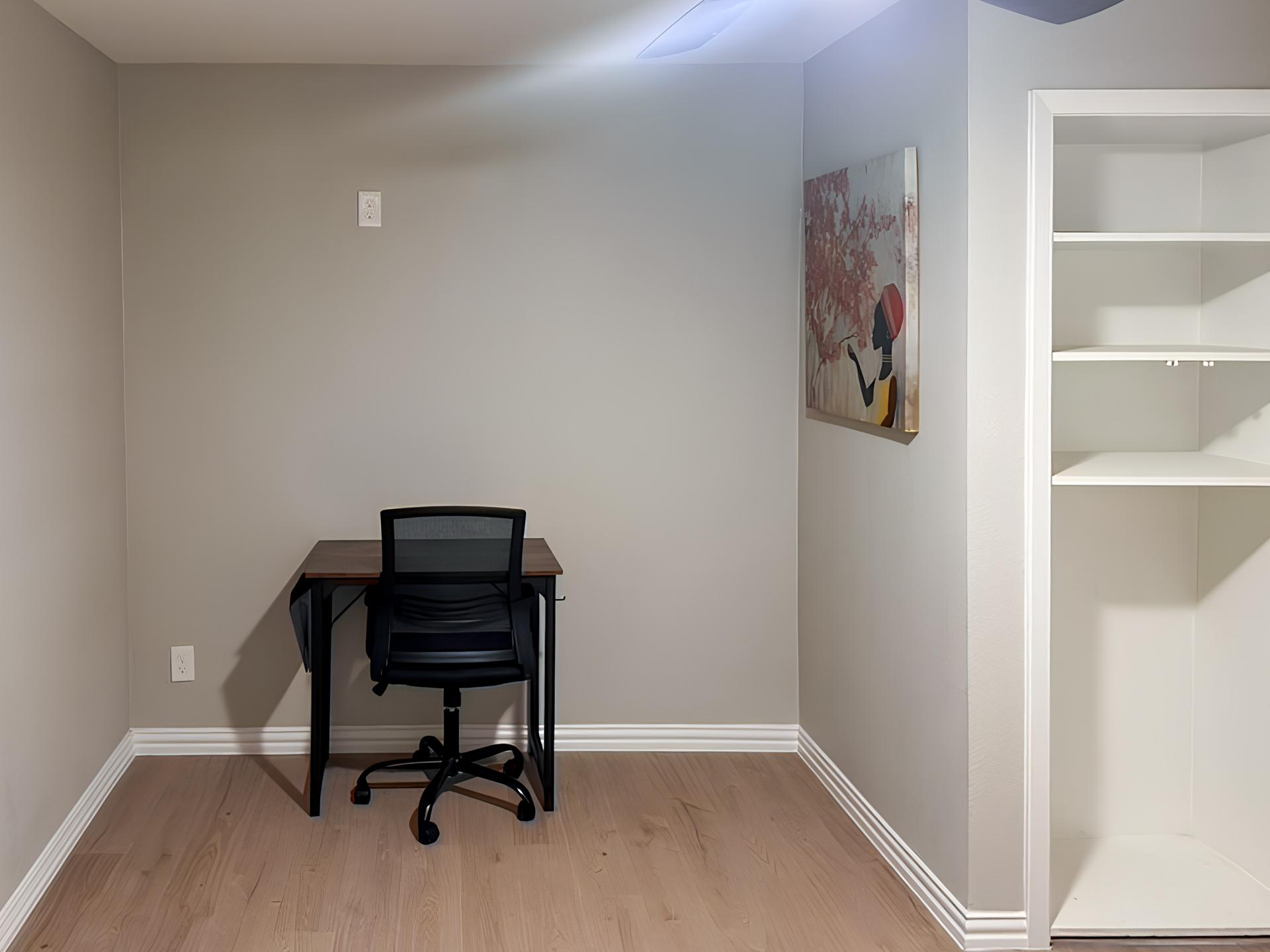 living_room, detected:ceiling fan, carpet, window blind
