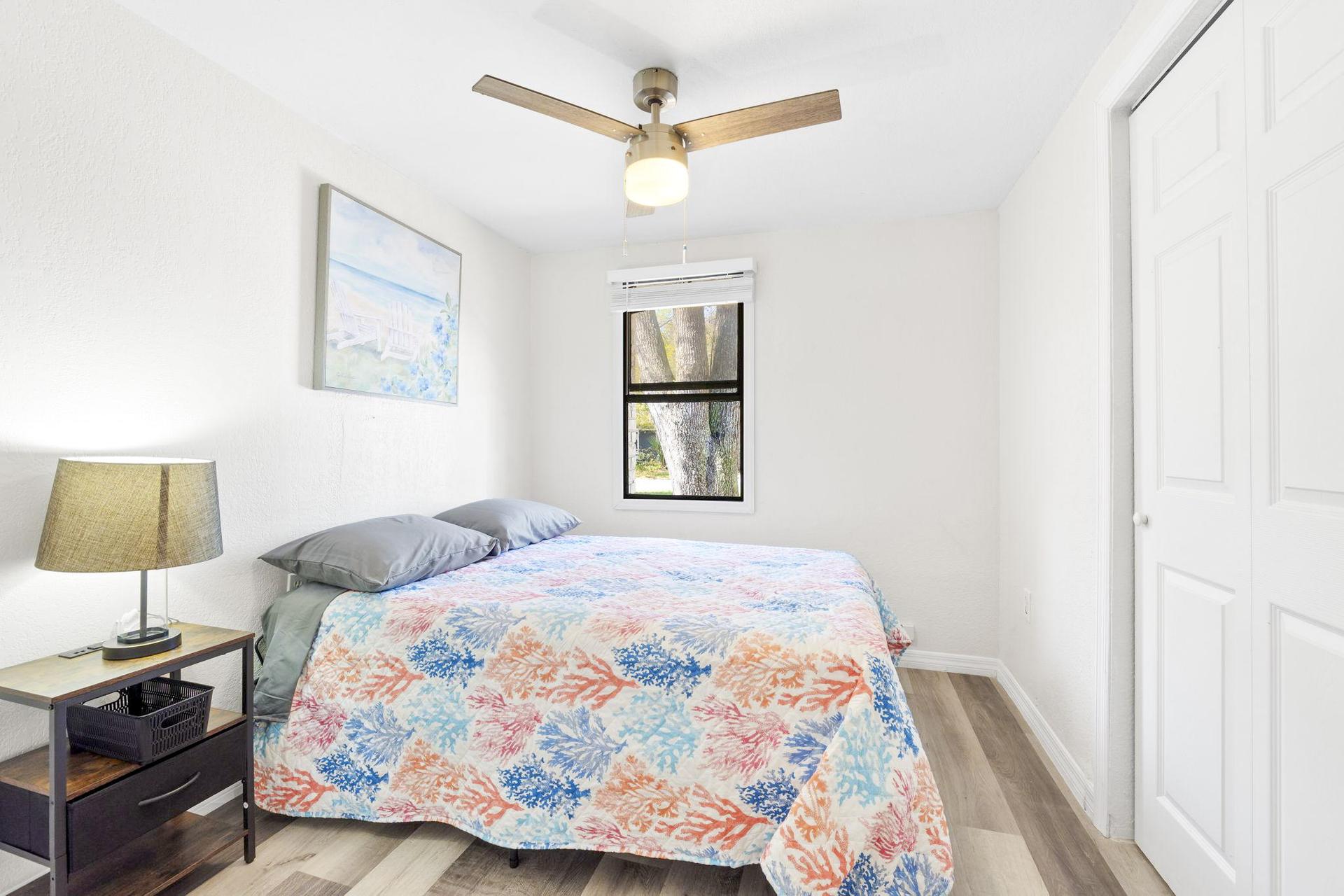 bedroom, detected:ceiling fan, bed, window blind