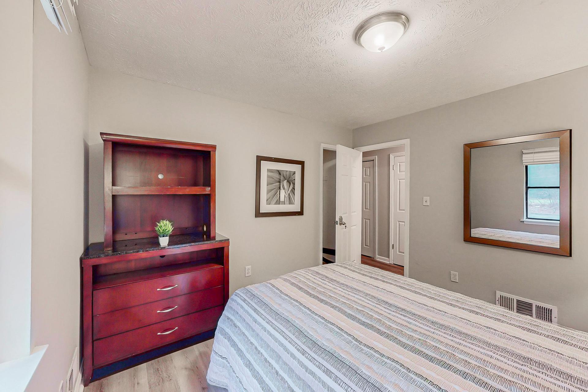 bedroom, detected:bed