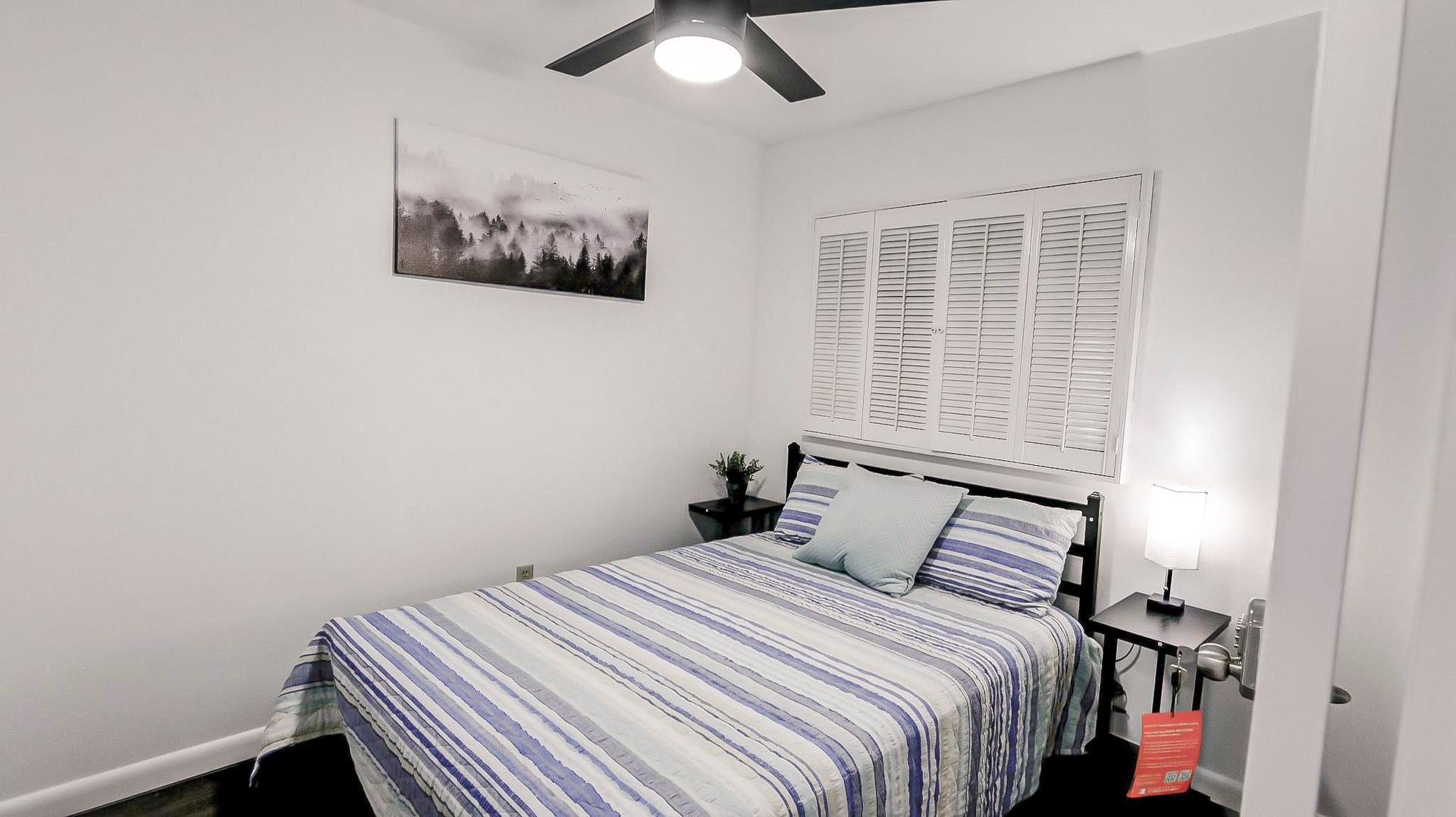 bedroom, detected:ceiling fan, bed, window blind