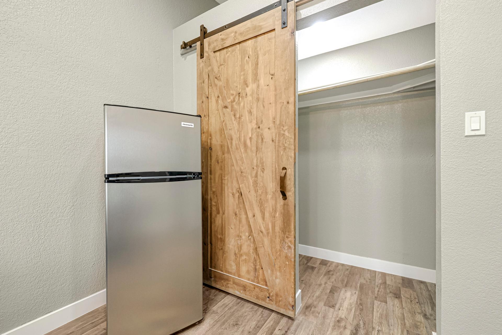 kitchen, detected:refrigerator