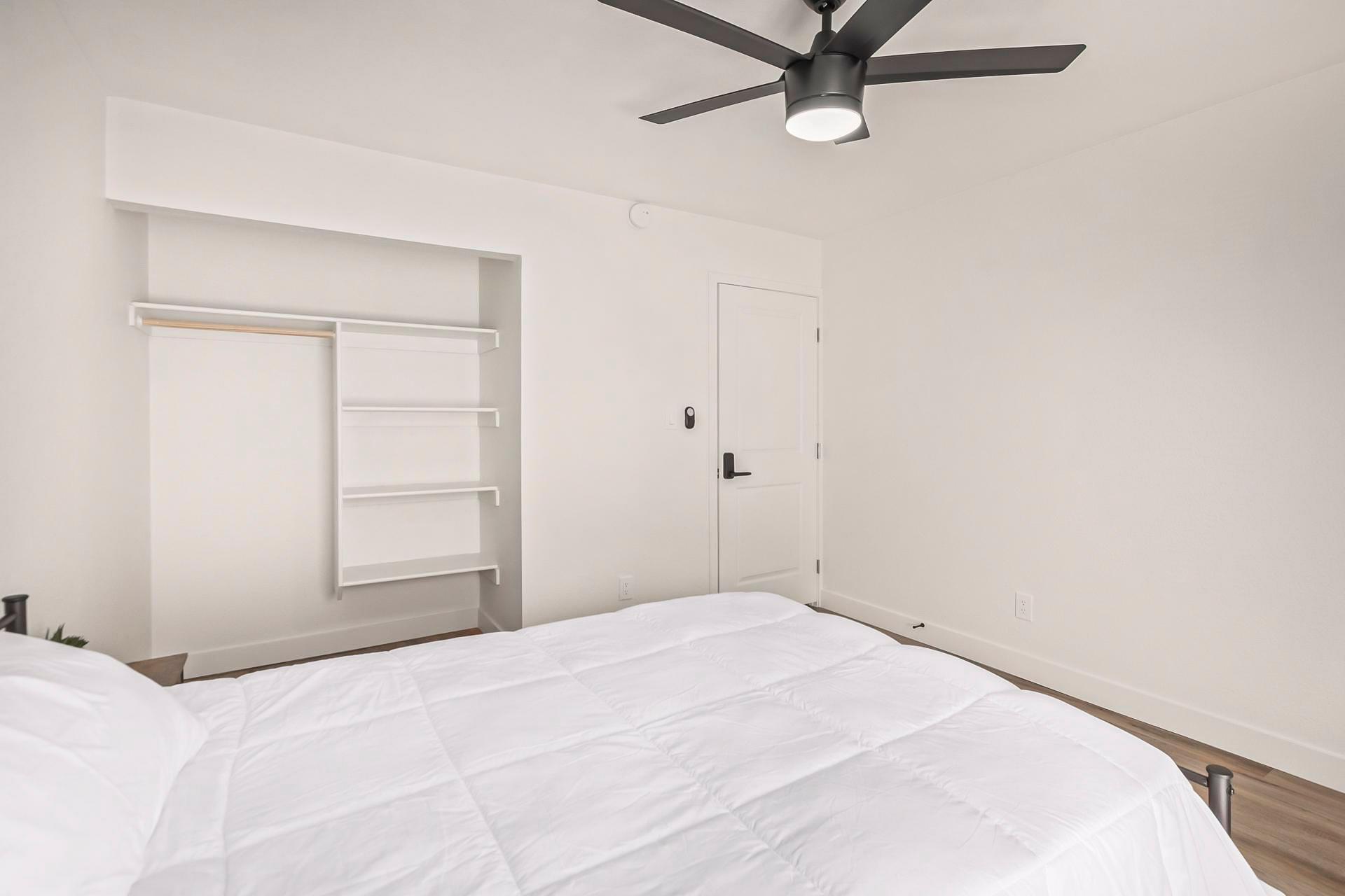 bedroom, detected:ceiling fan, bed