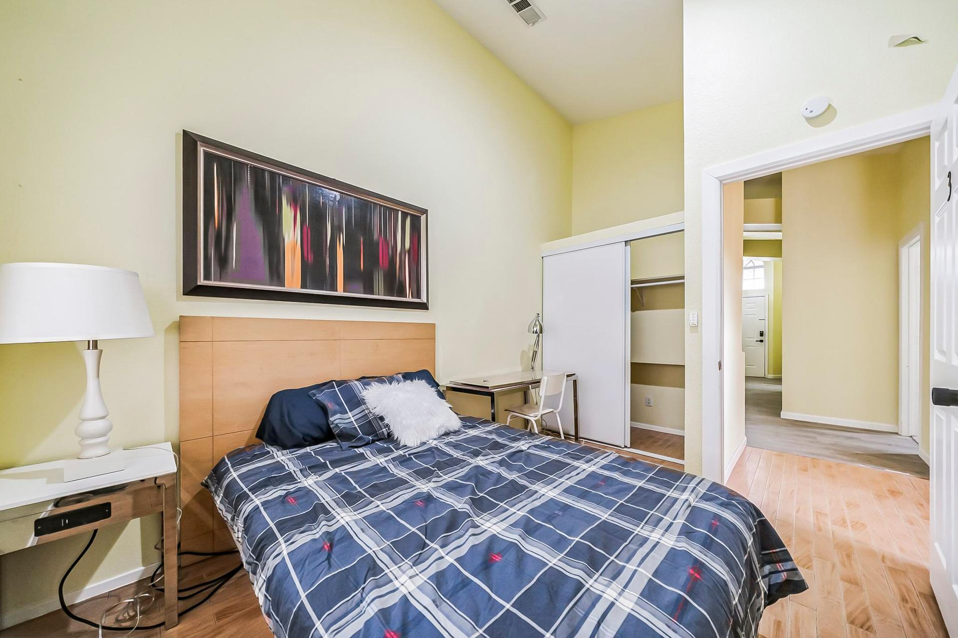 bedroom, detected:bed