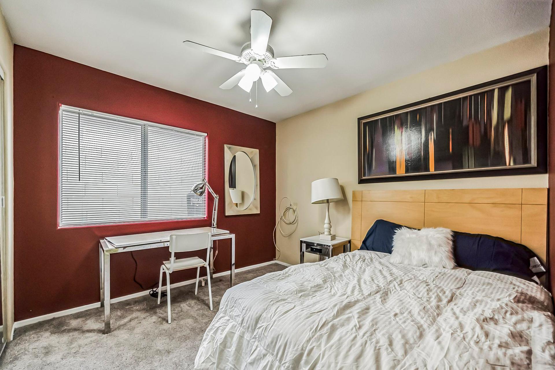 bedroom, detected:ceiling fan, window blind, bed