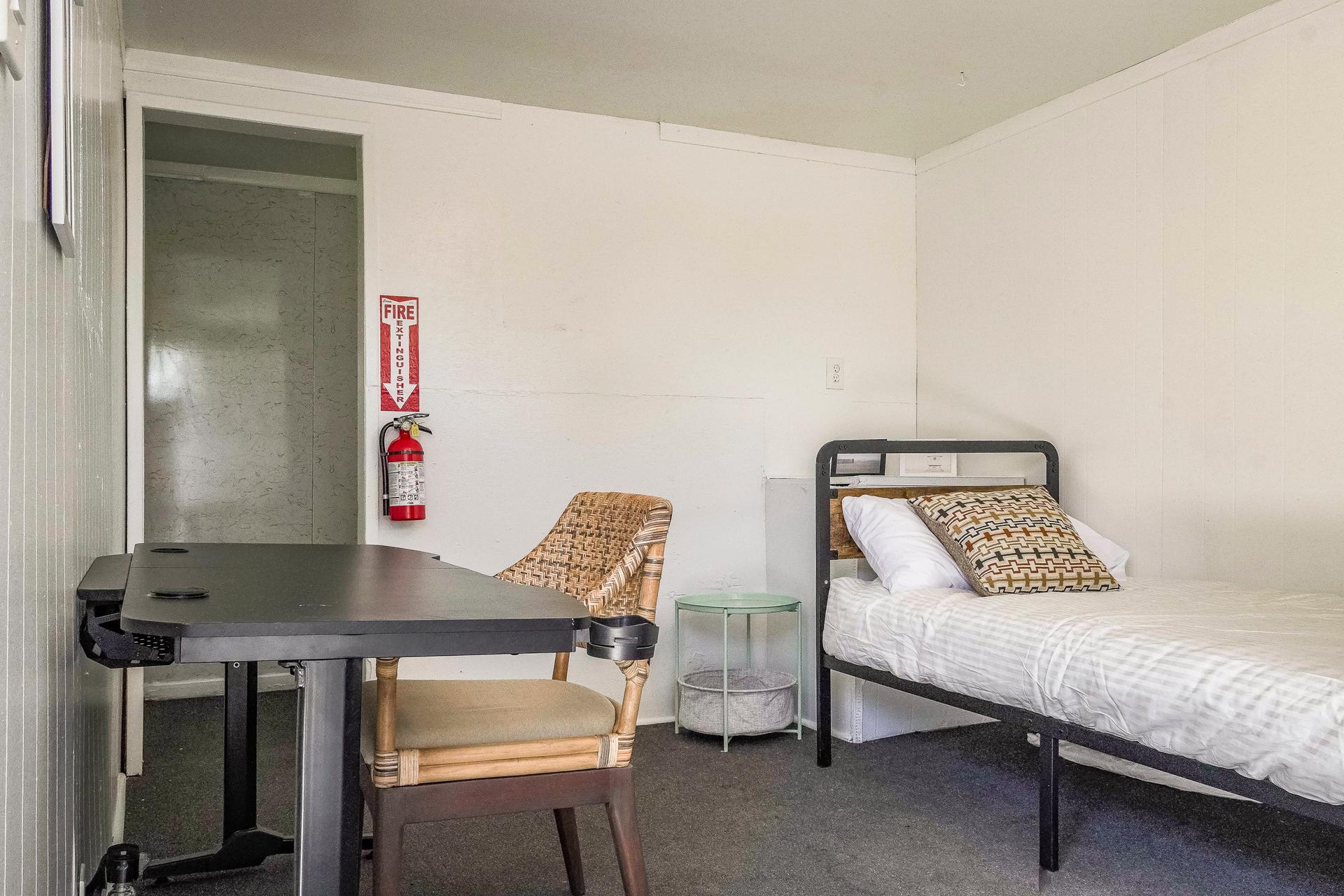 bedroom, detected:bed