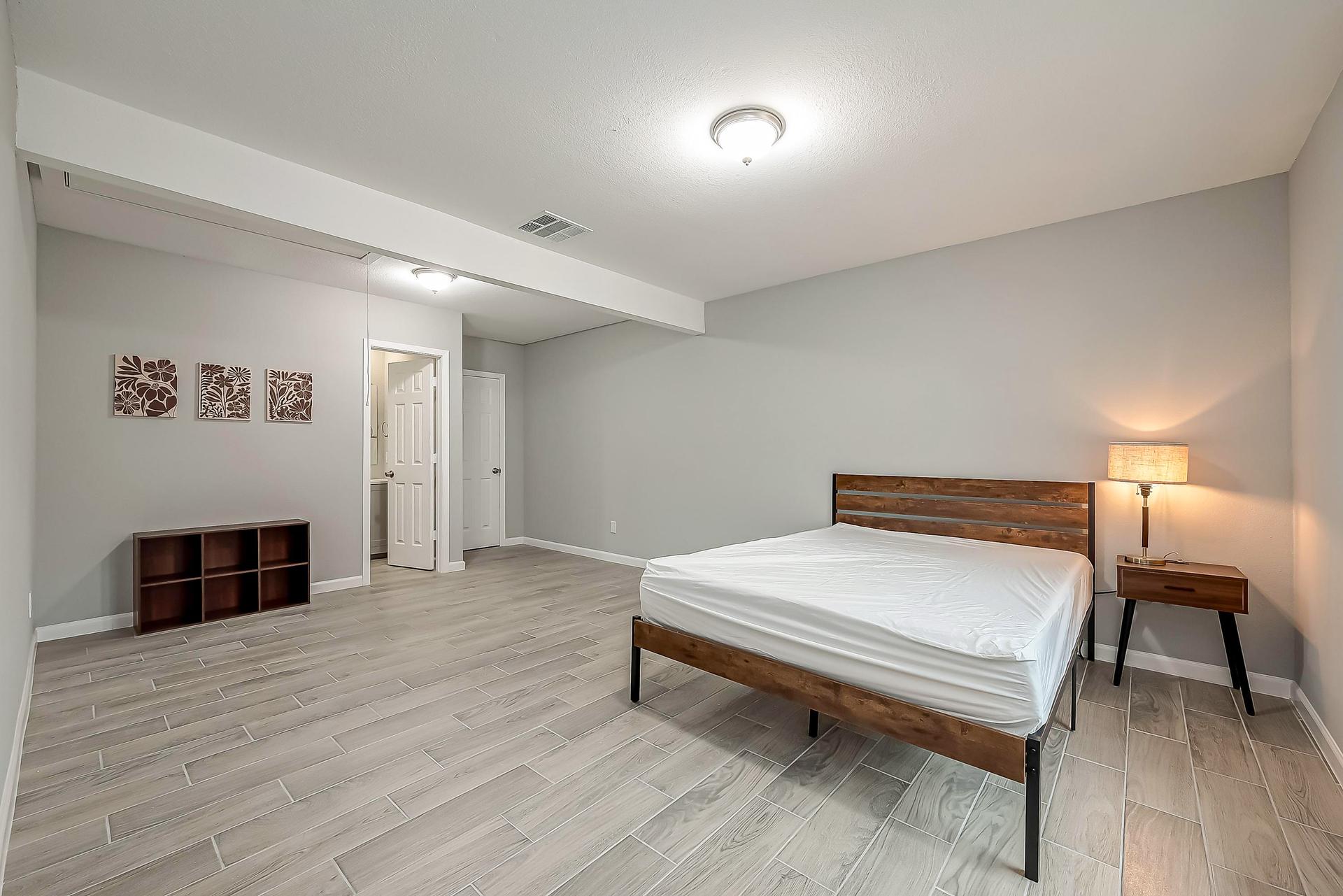 bedroom, detected:bed