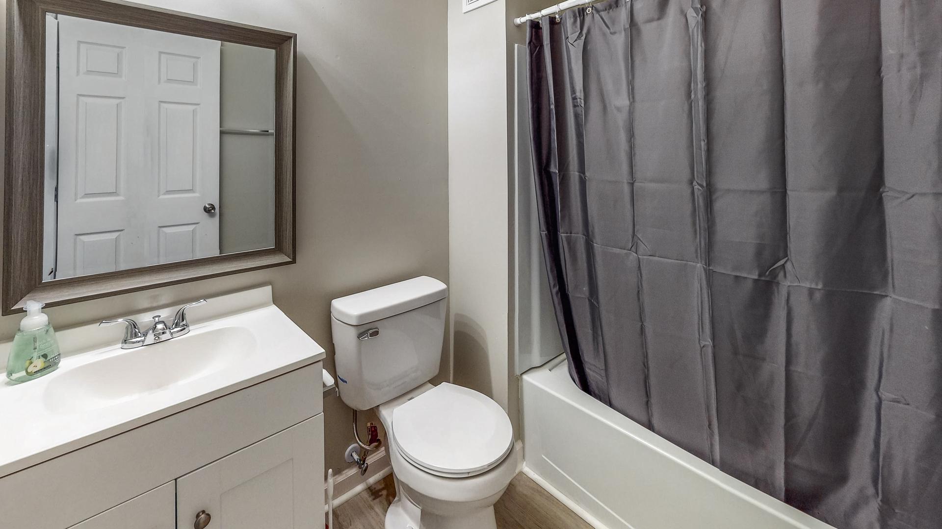 bathroom, detected: bathtub, shower