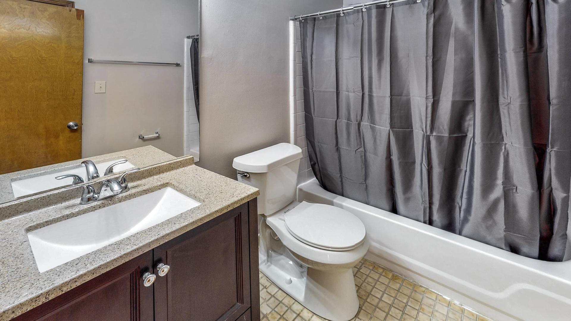 bathroom, detected: bathtub