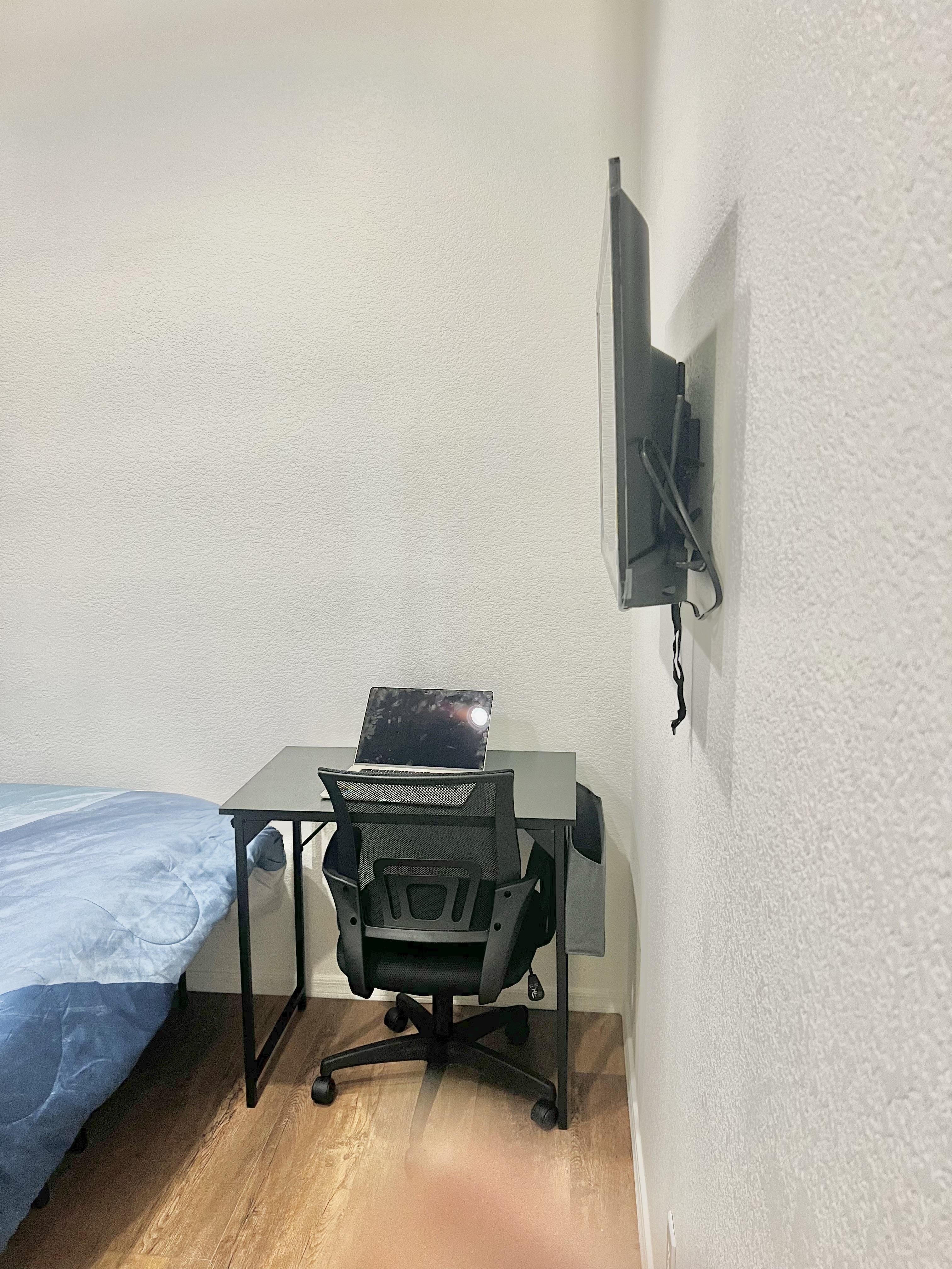 Room for Rent - Modern & newly-renovated Phoenix House ready to make a home.