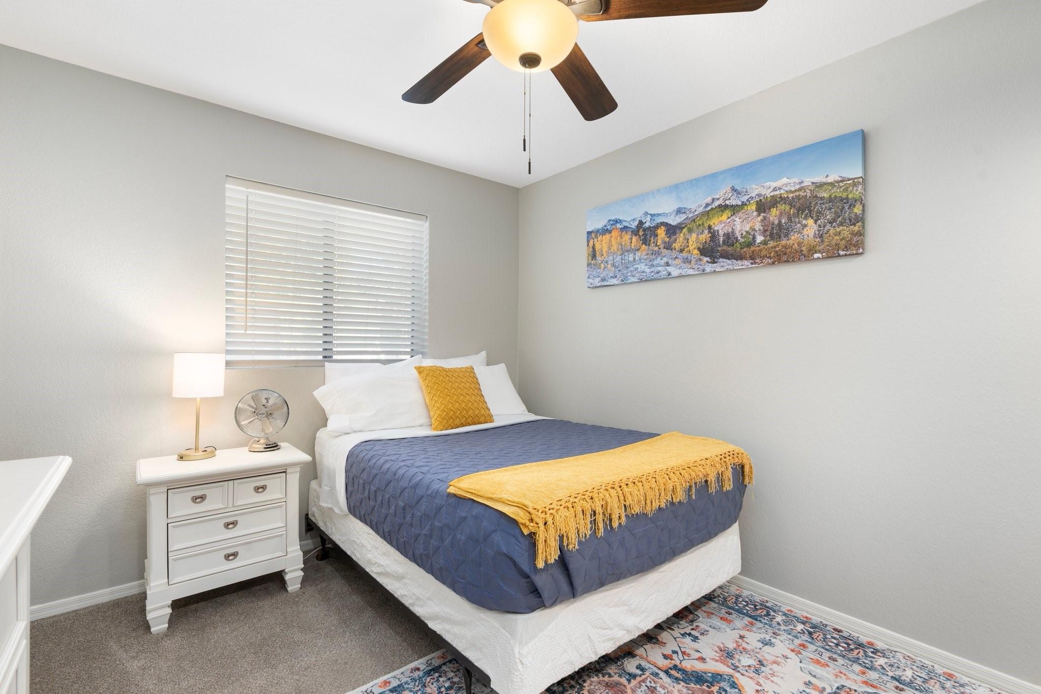 Room for Rent - Awesome location close to US-60, Newly-renovated large home with diving pool, Safe/clean/comfy!