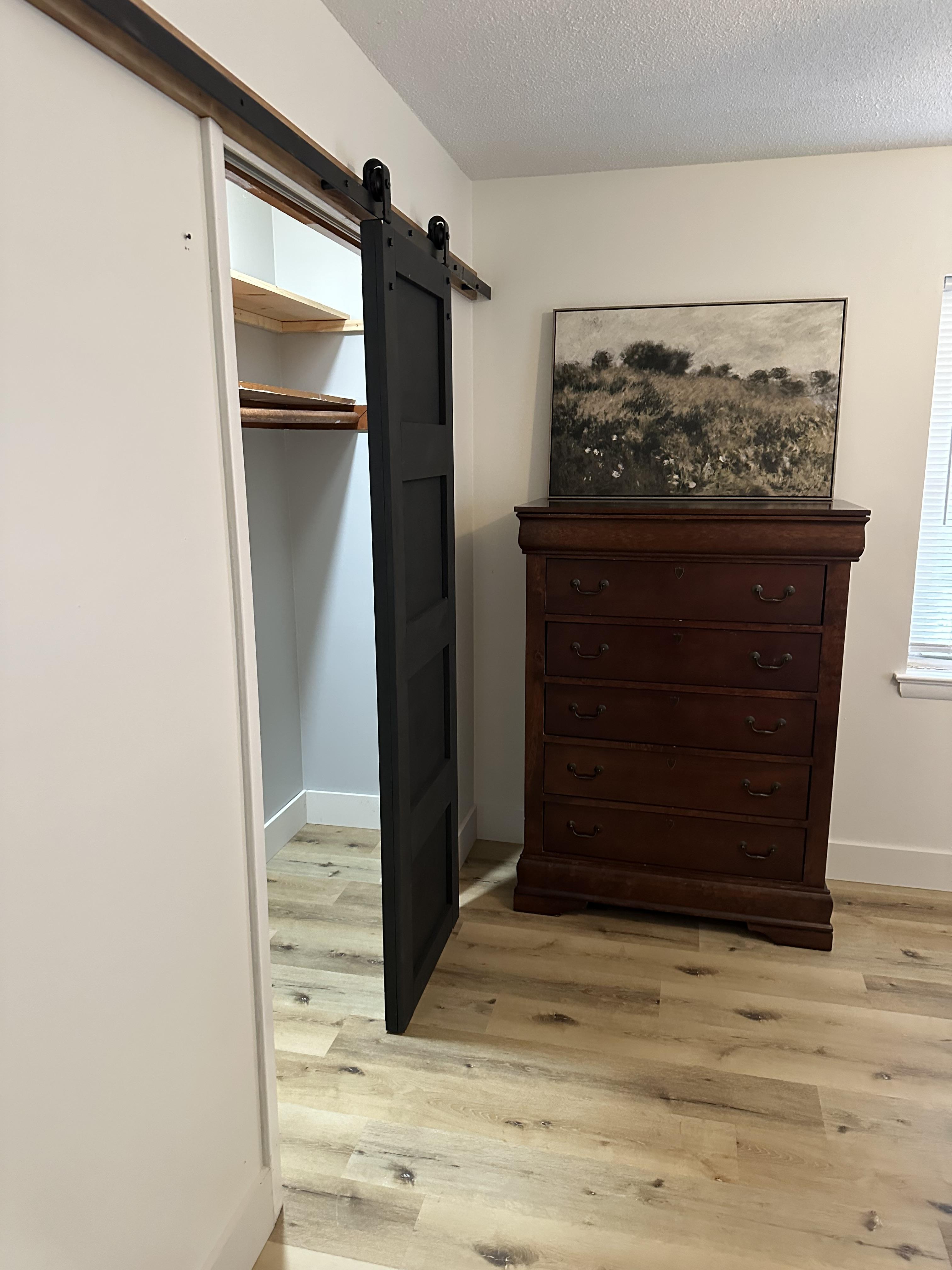 Room for Rent - Upstairs Modern Retreat in Stuart Heights