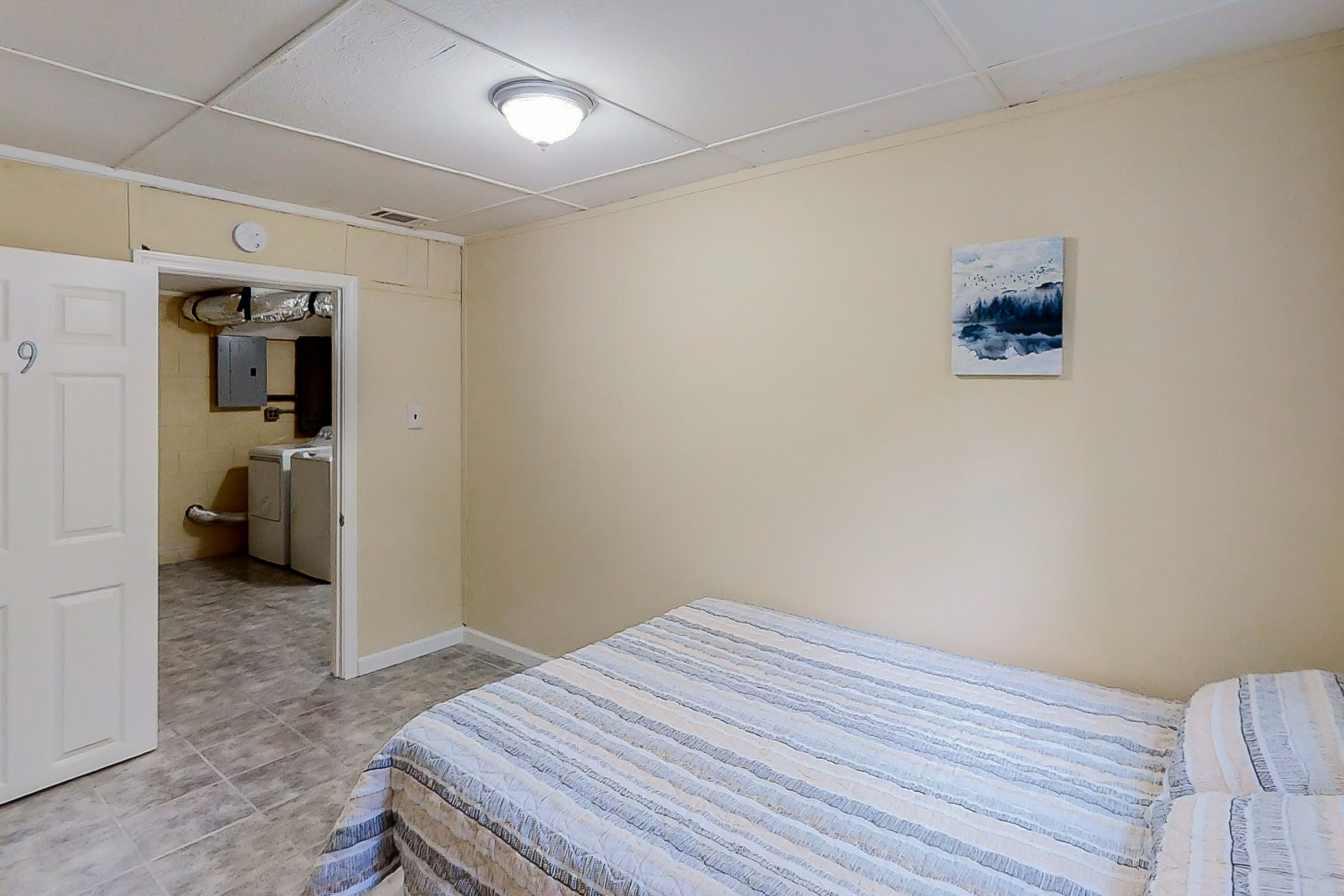 Room for Rent - **SuperHost** Amazing Two Story Brick Home in Quiet Neighborhood! Spacious Rooms and  Free WiFi Internet! Ask about how you can earn REWARDS with this Host $$$