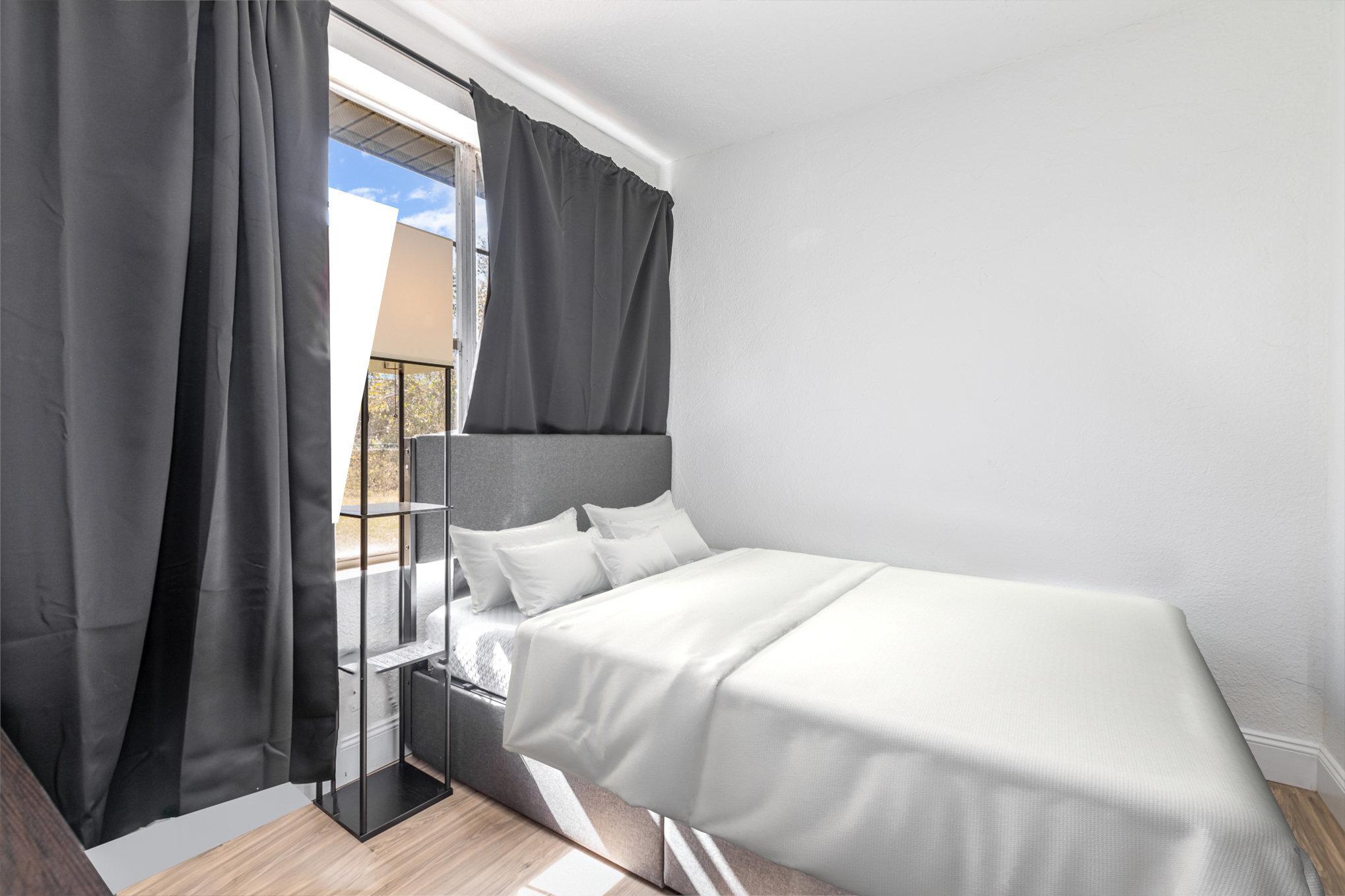 Room for Rent - Renovated Sarasota Home Close to the beach.