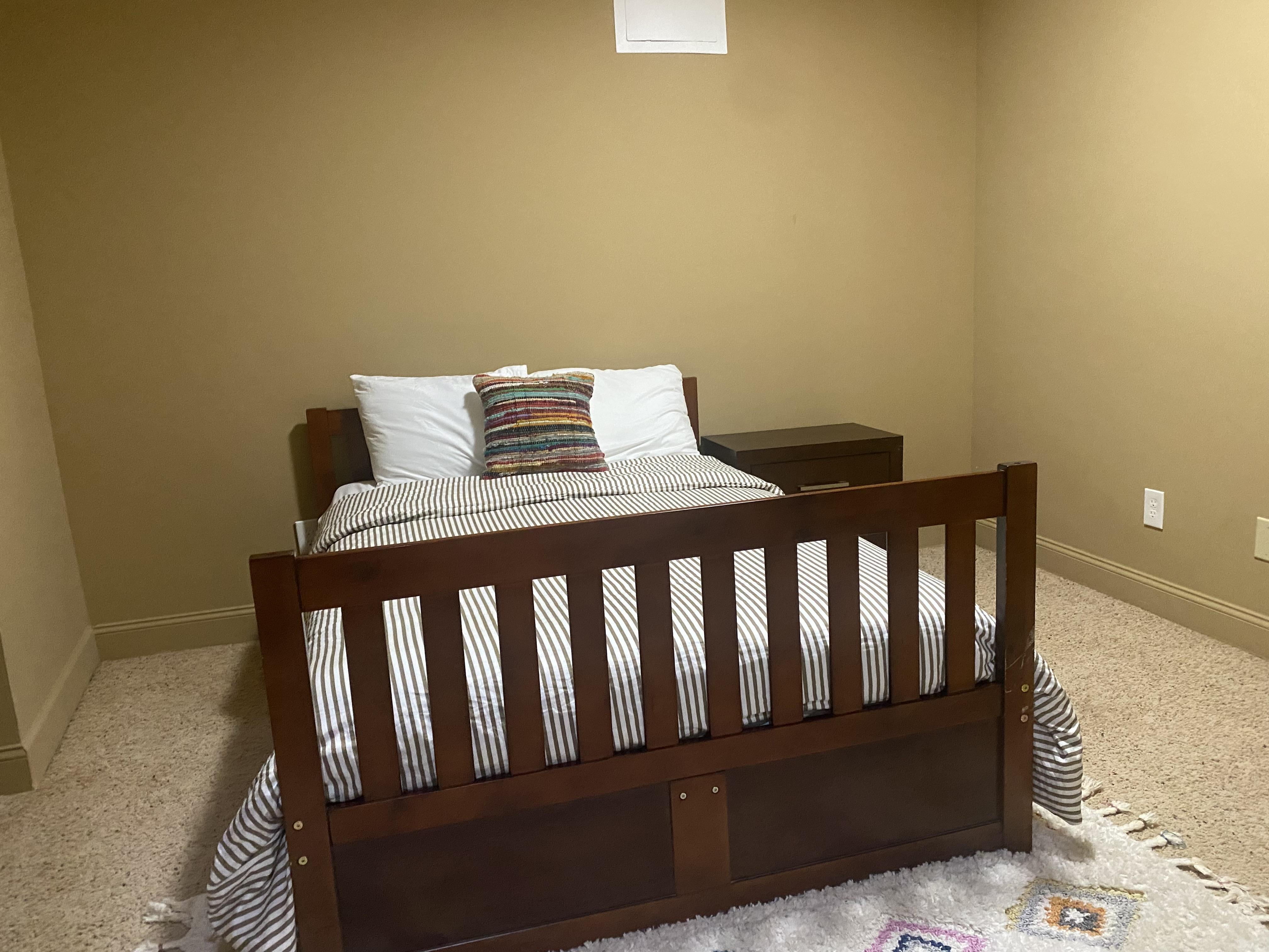 Room for Rent - Chateau Willine Estates - Premier