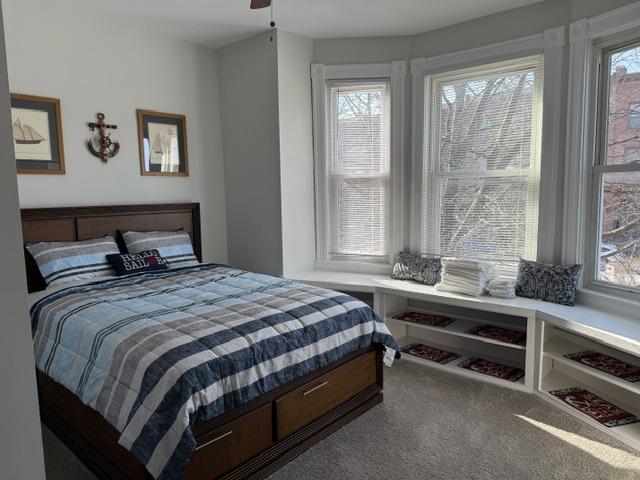 Room for Rent - Baltimore Historic Townhouse w/community living room. Comfortable & spacious