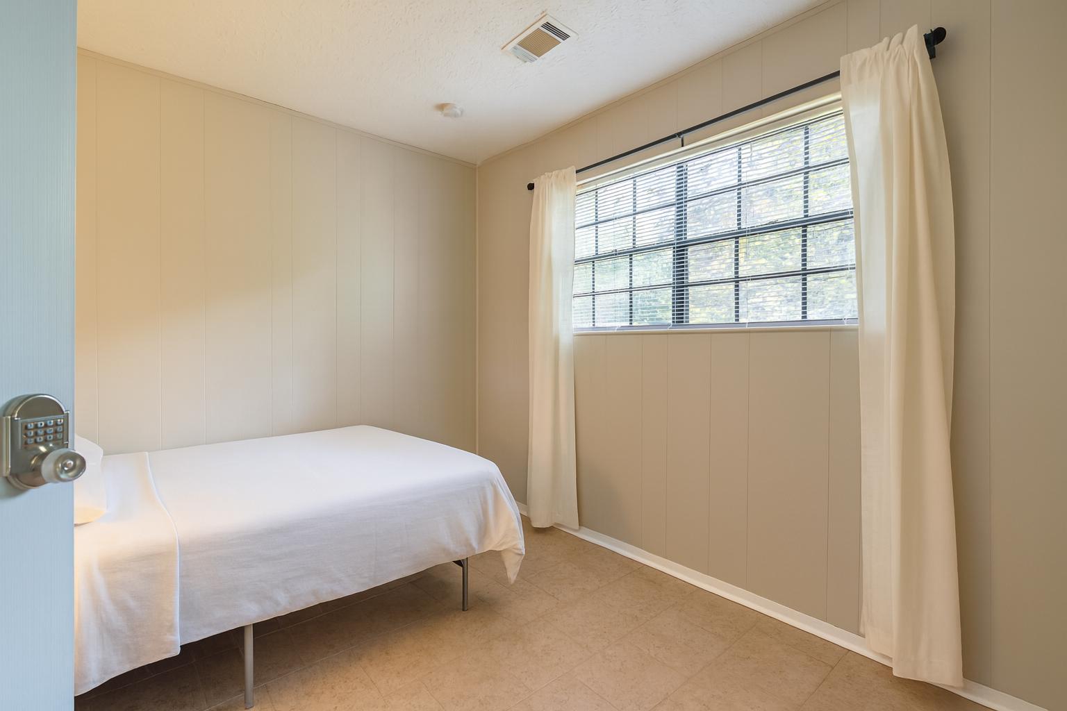 Room for Rent - Peaceful Lithonia Co‑Living Home | Fully Furnished Private Rooms|  All Utilities | No Move‑In Fee + Stay Rewards!