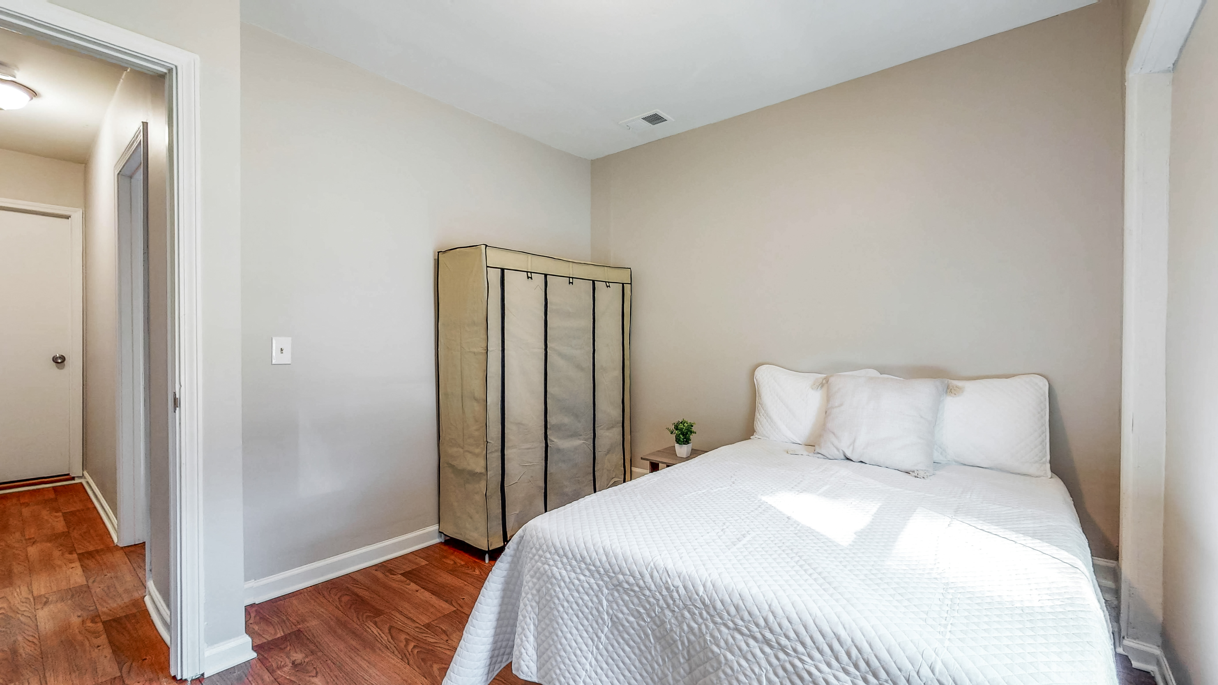 Room for Rent - Live in Lithonia, a 13 minute walk to transit stop Panola Rd & Panola Downs Rd