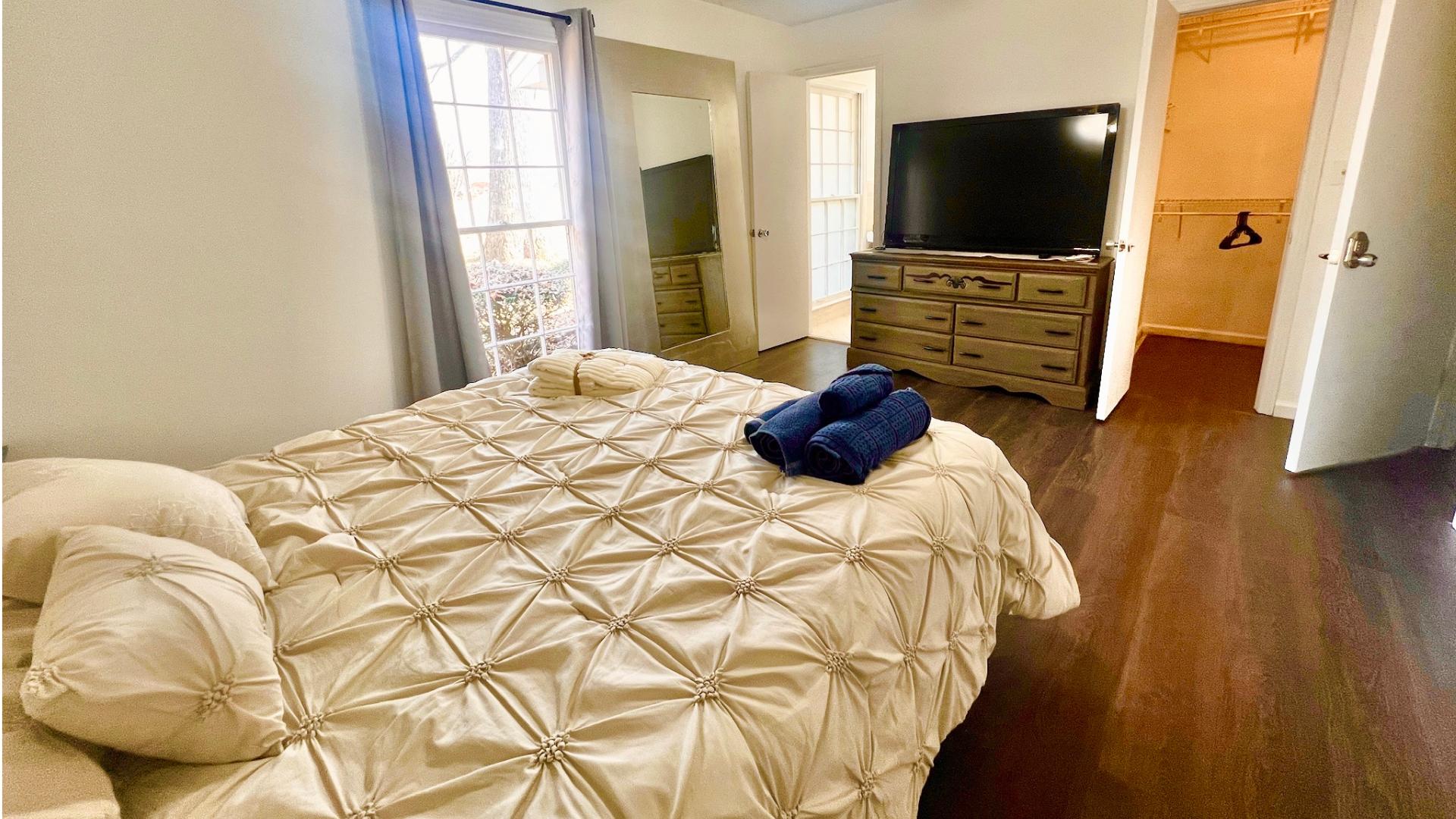 Room for Rent - Comfortable & high-quality Clarksville House with Garage