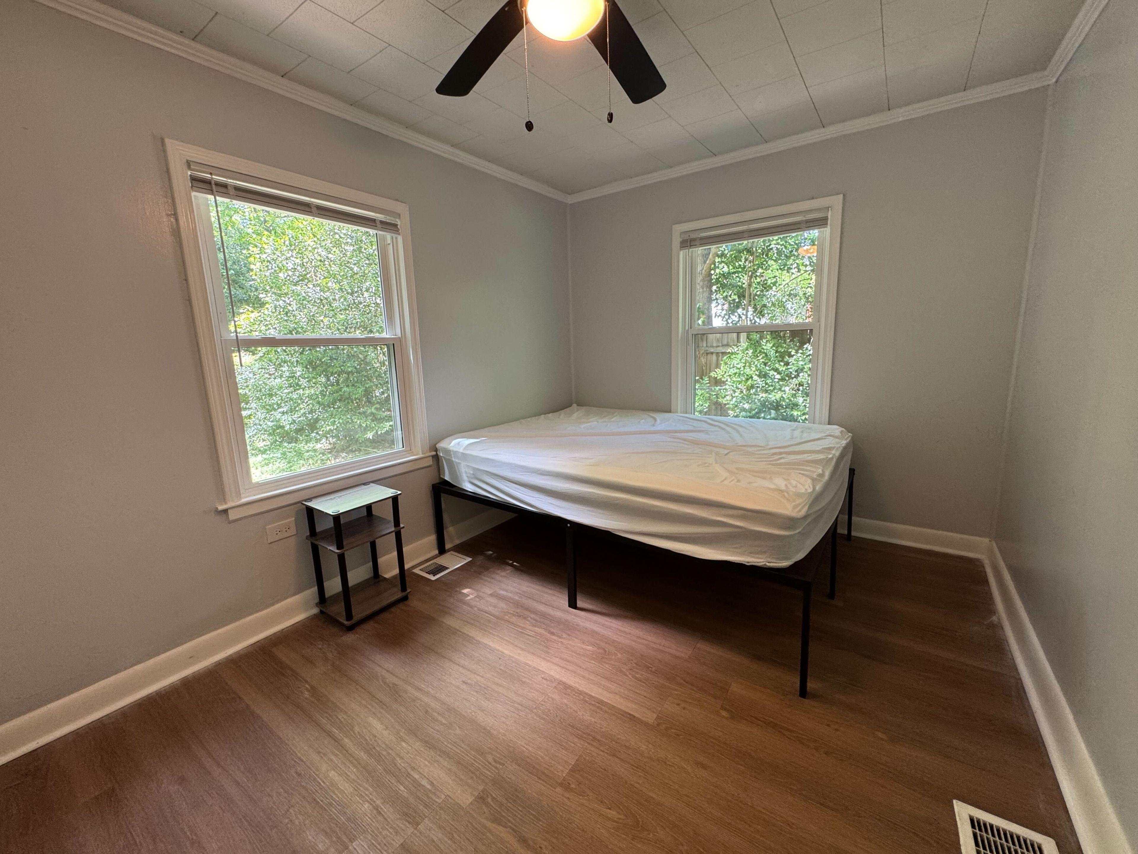 Room for Rent - Newly-renovated & high-quality Charlotte House with Patio or porch