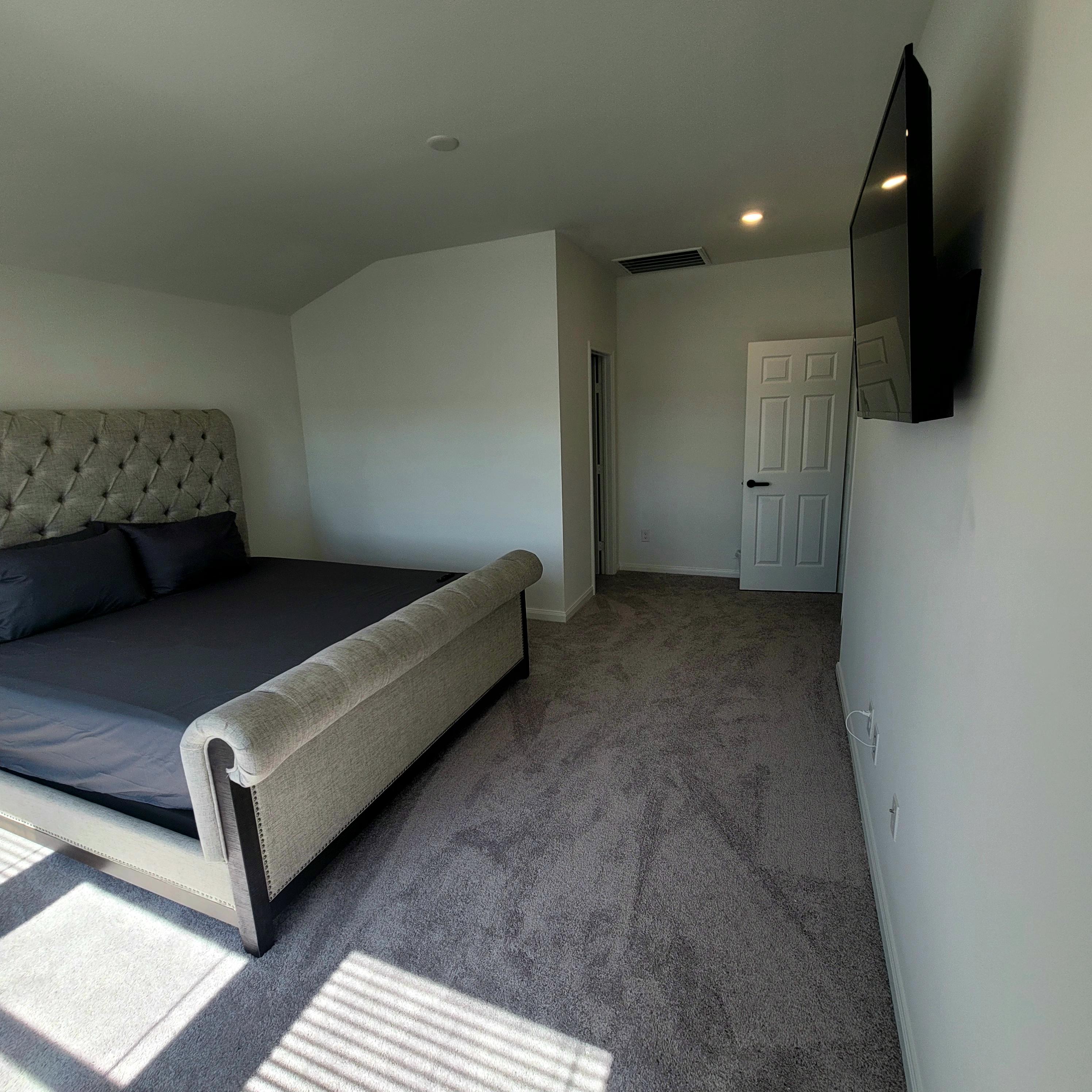 Room for Rent - Spacious & beautiful Houston House with Television