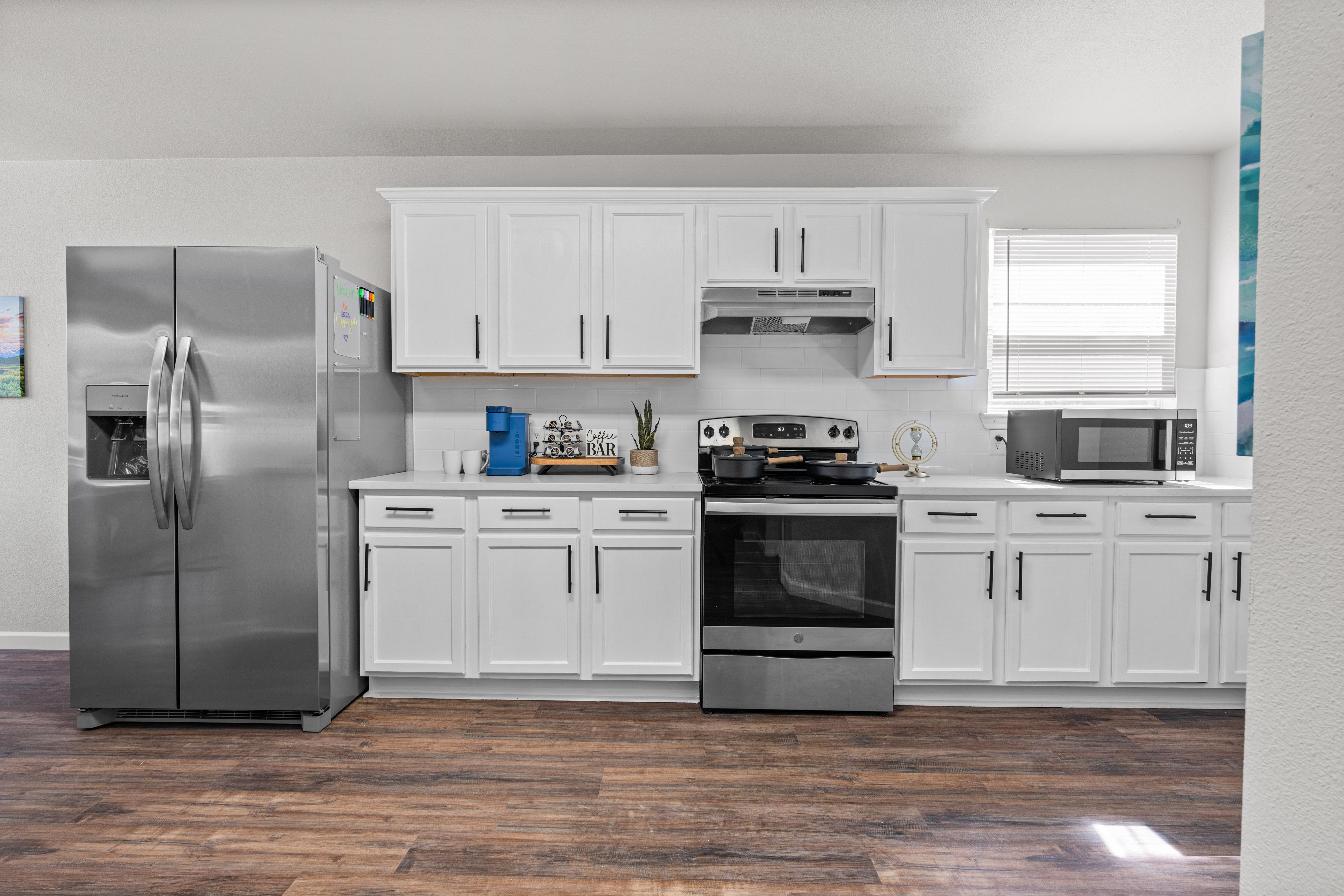 Furnished room for rent in Northeast Side — Bluebonnet photo 3