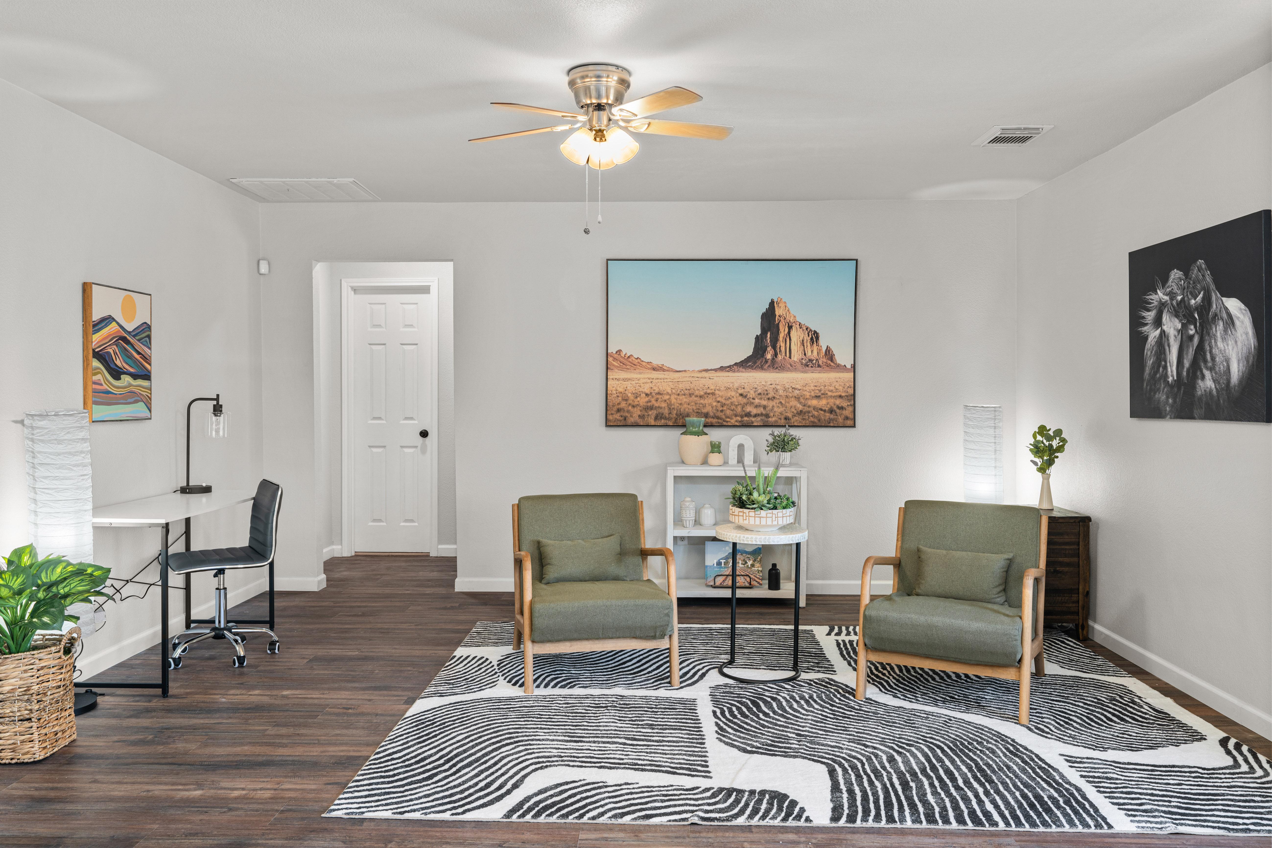Furnished room for rent in Northeast Side — Bluebonnet photo 16
