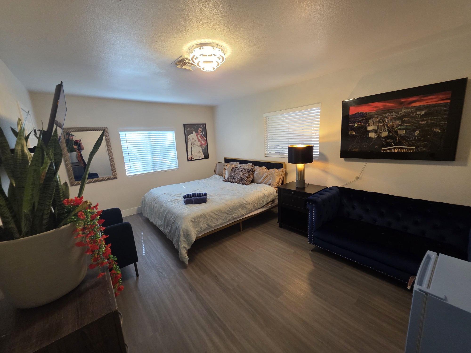 Room for Rent - Clean cozy & Spacious & beautiful Las Vegas House with Backyard