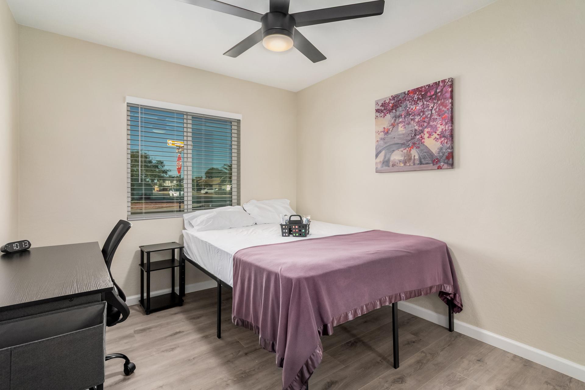 Room for Rent - Great Chandler location- Fully equipped- Cozy Home with Family Room, Game Room & Backyard Retreat.