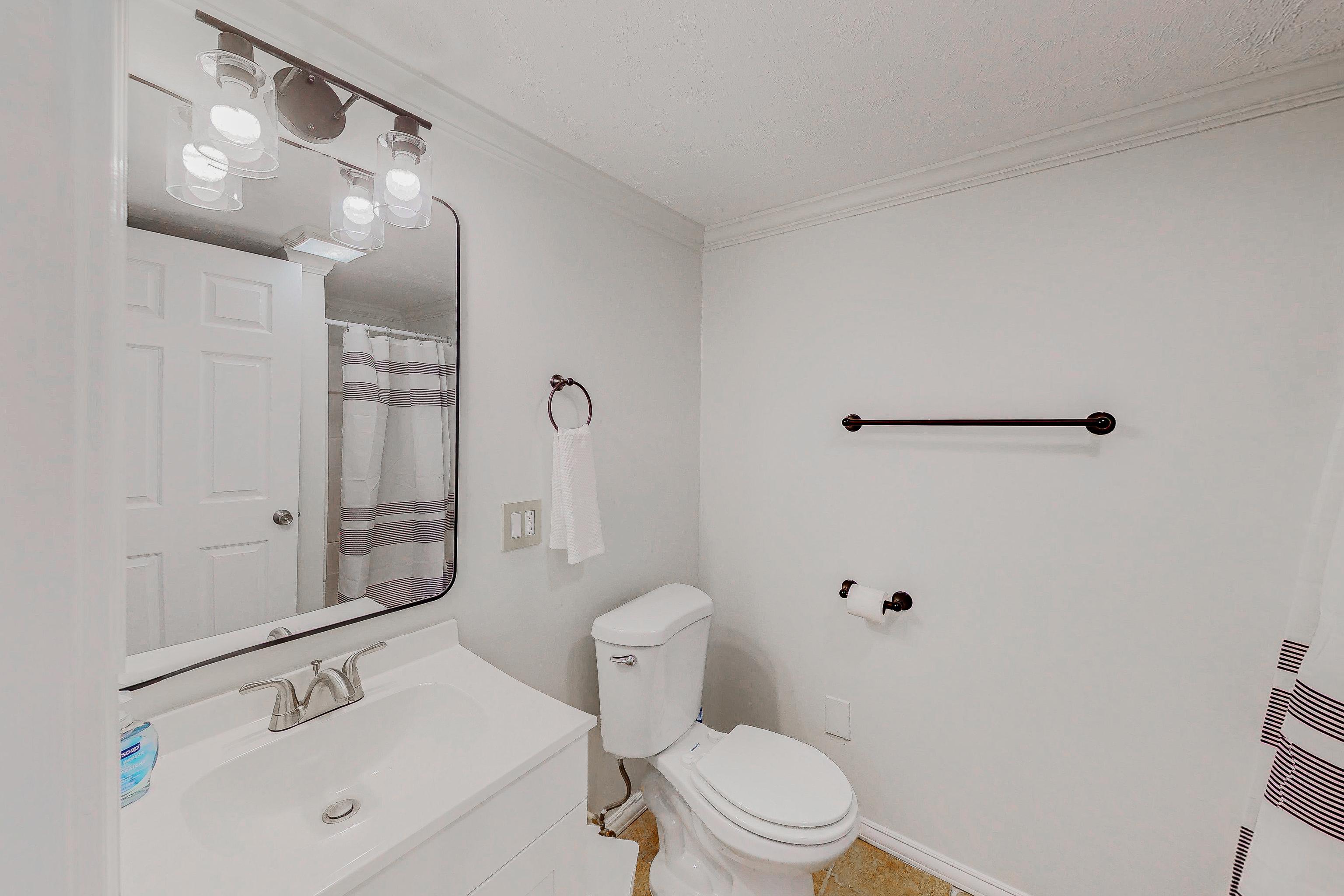 Furnished room for rent in Decatur — Cedar photo 8