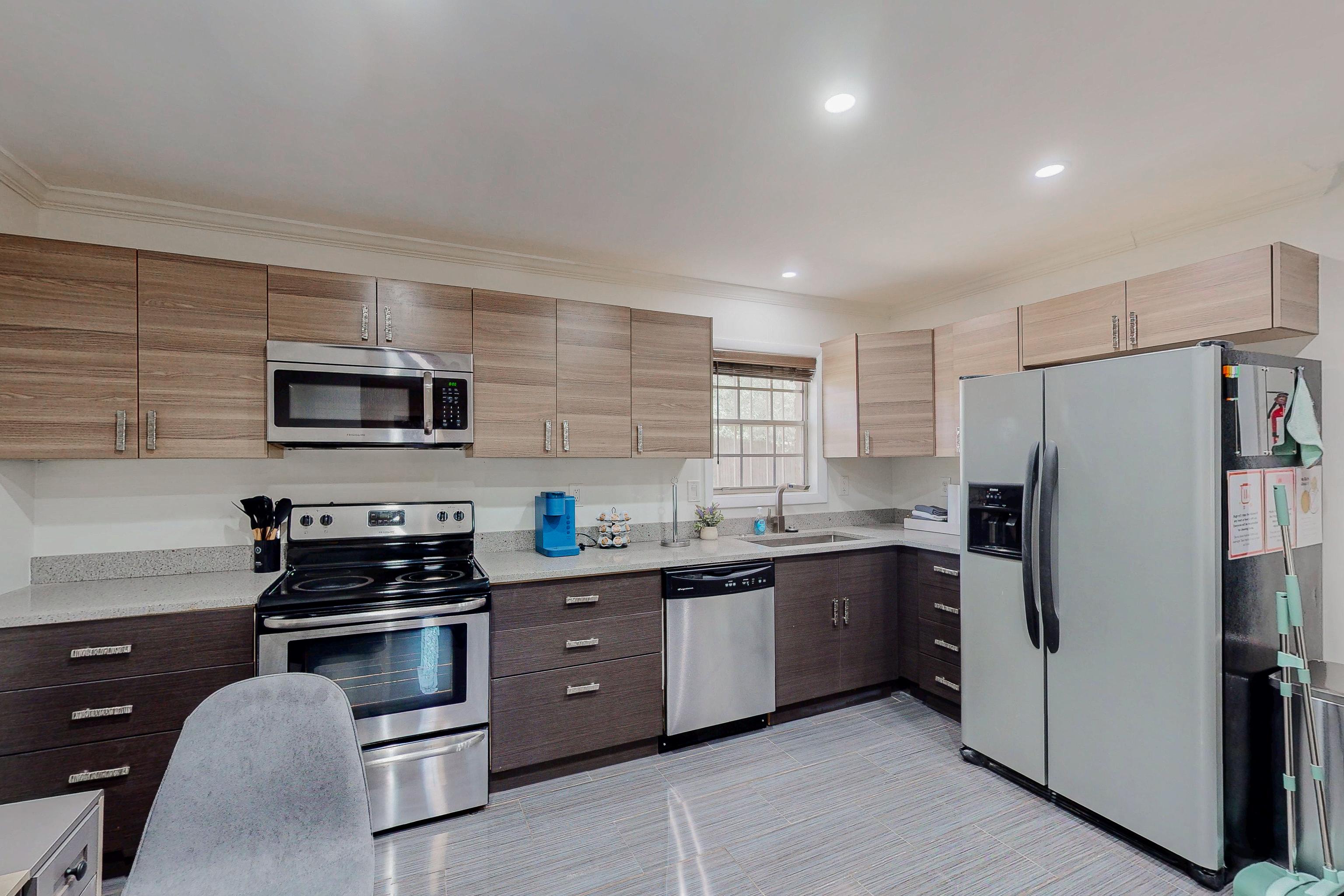 Furnished room for rent in Decatur — Cedar photo 4
