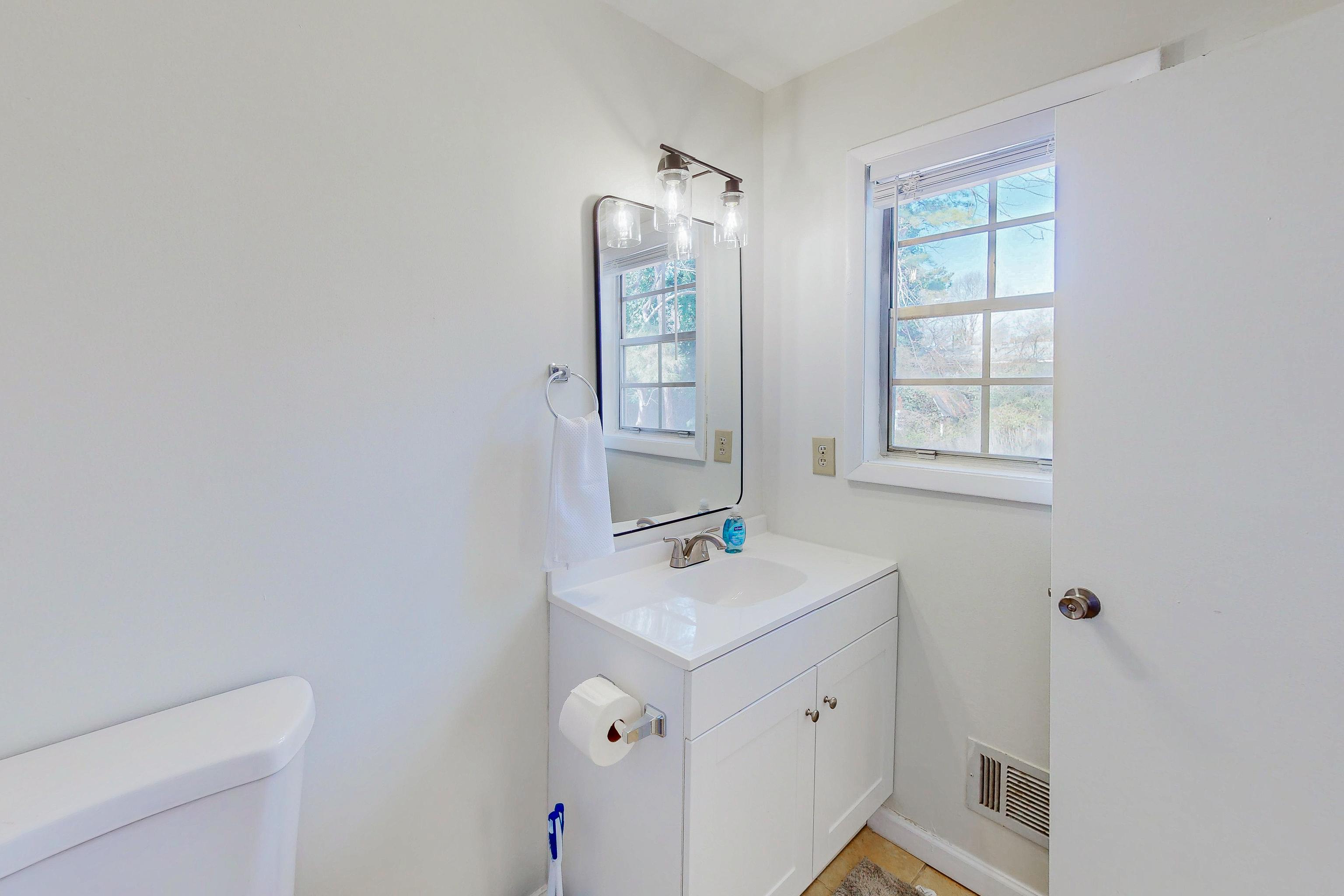 Furnished room for rent in Decatur — Cedar photo 13