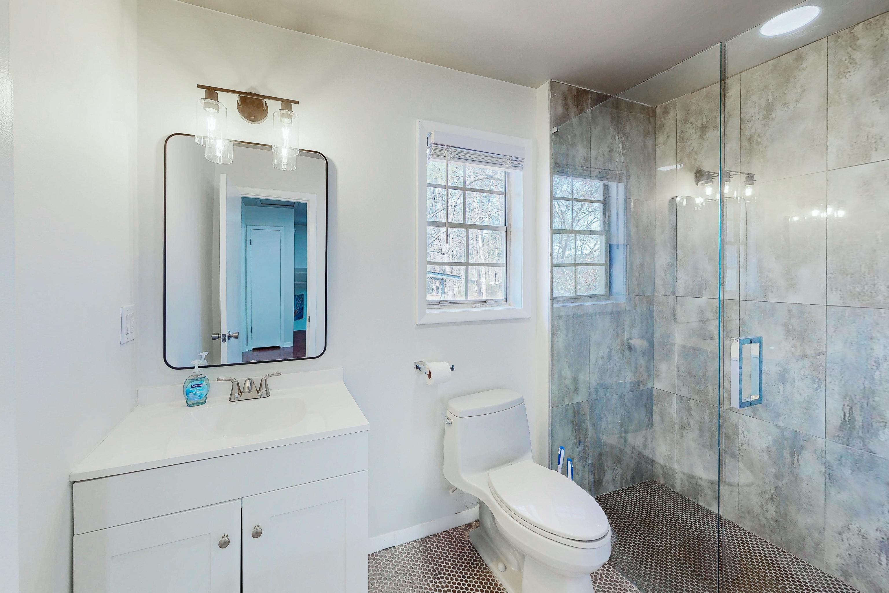 Furnished room for rent in Decatur — Cedar photo 14