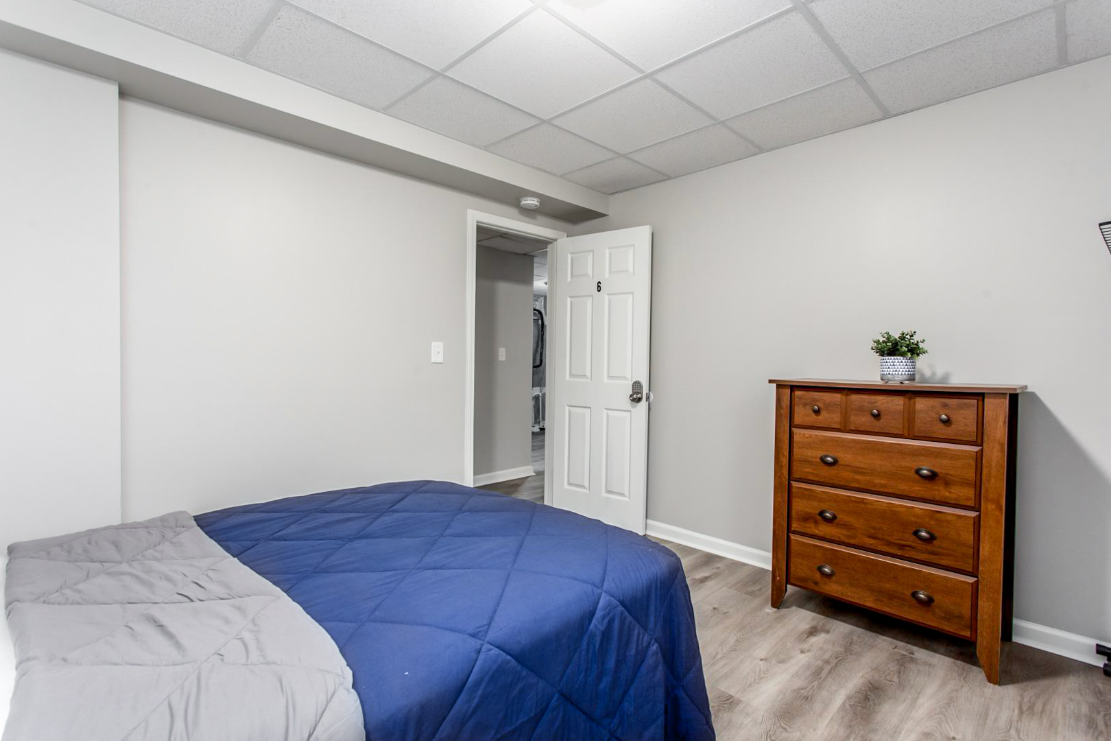 Room for Rent - Quiet, Private Woodstock House.