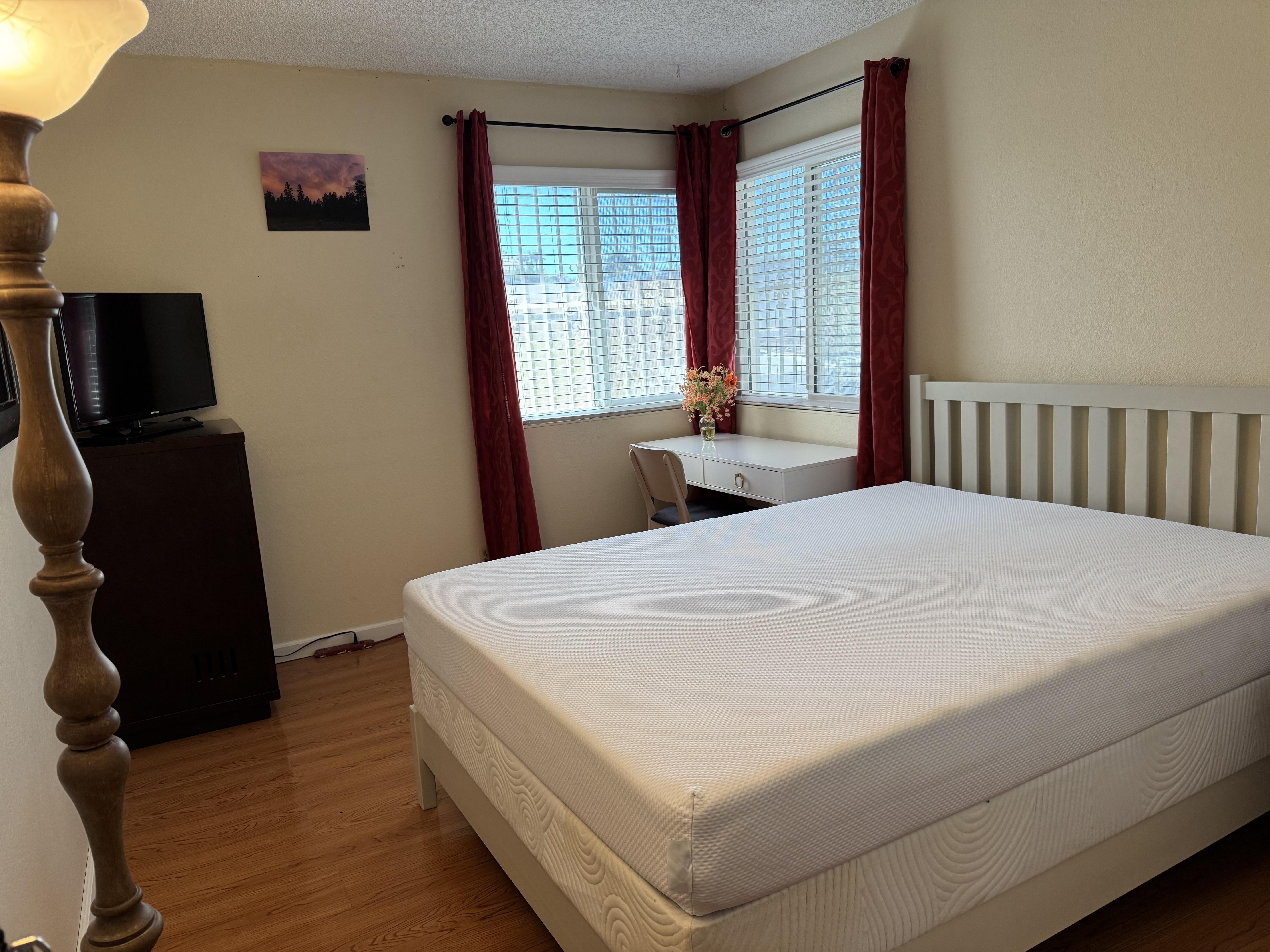 Room for Rent - Cozy & newly-renovated Las Vegas House with Patio or porch